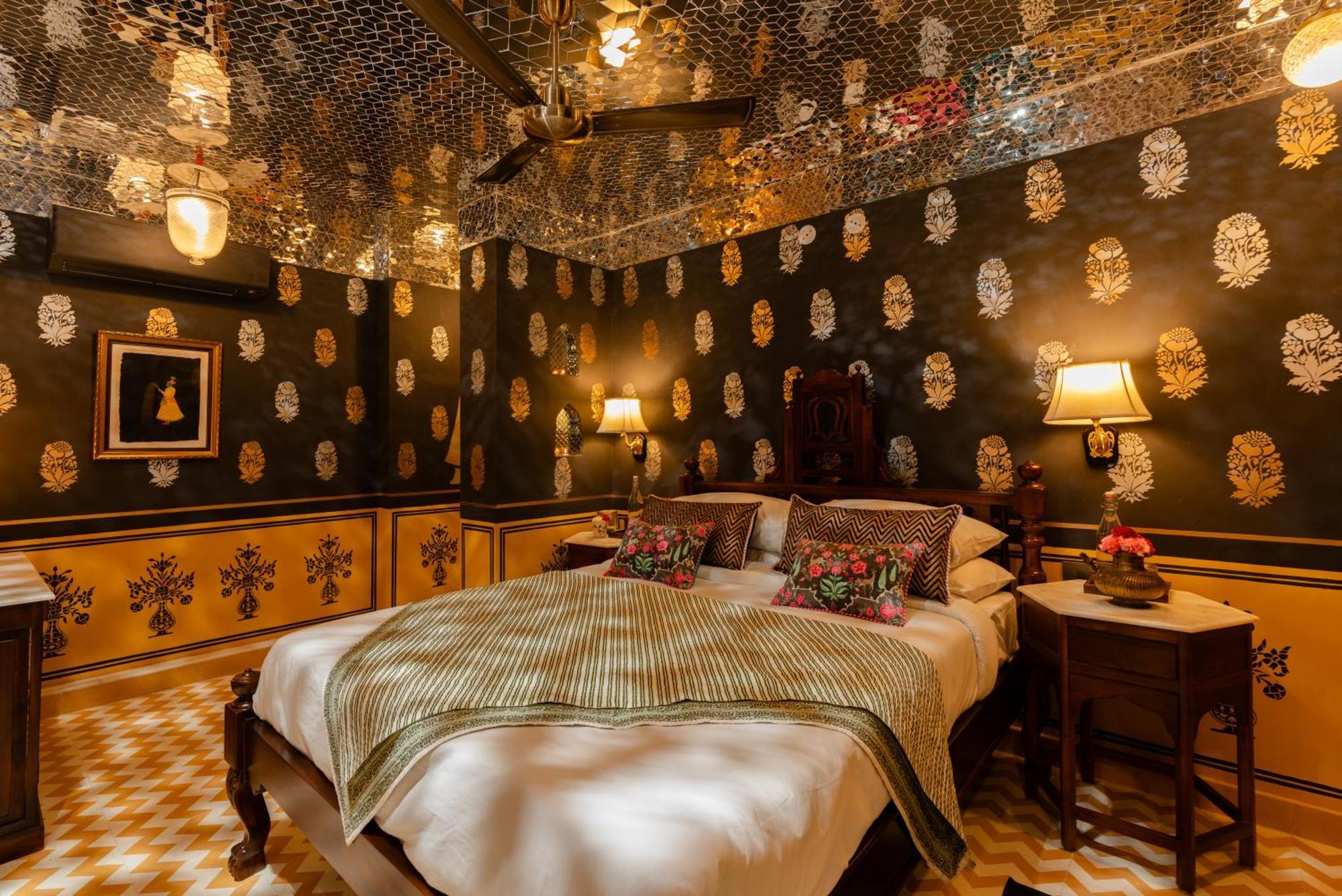 Laalee Guest house *