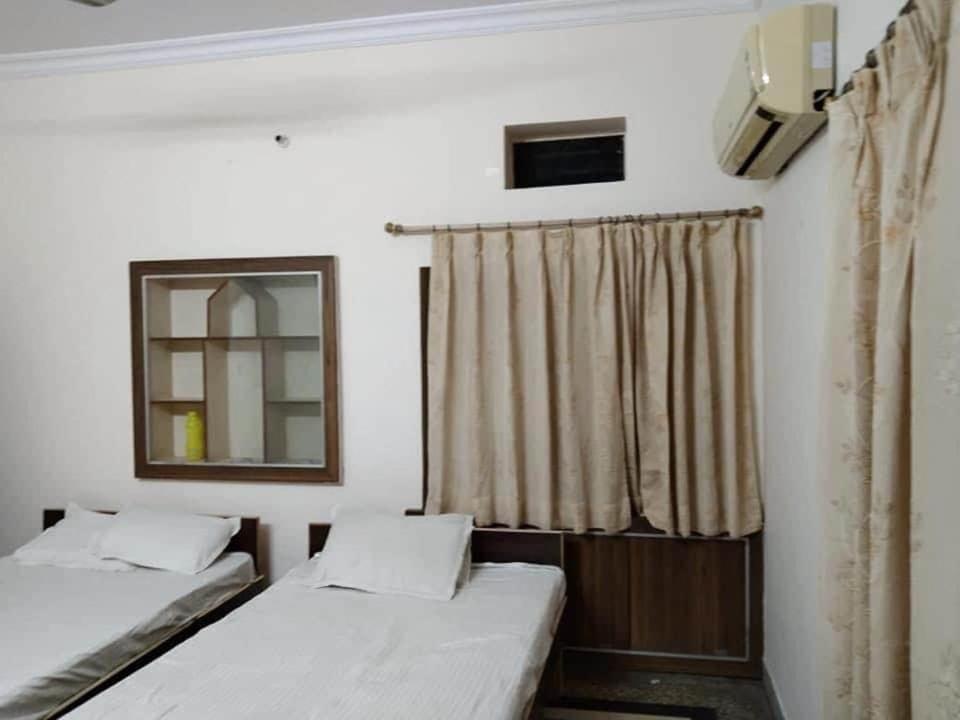 O Couples Friendly Hotel