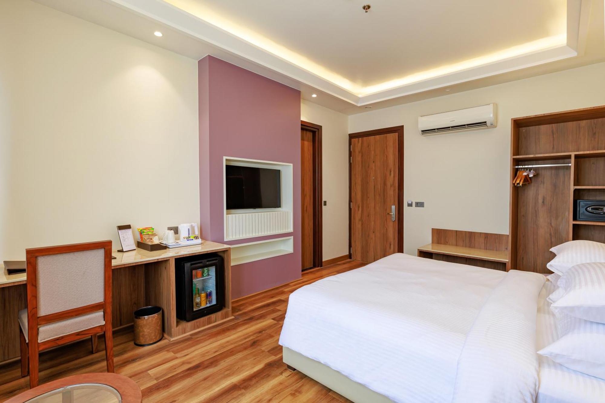 Hotel Regenta Place Sirsi Road, Opp Alankar Pg College 4*