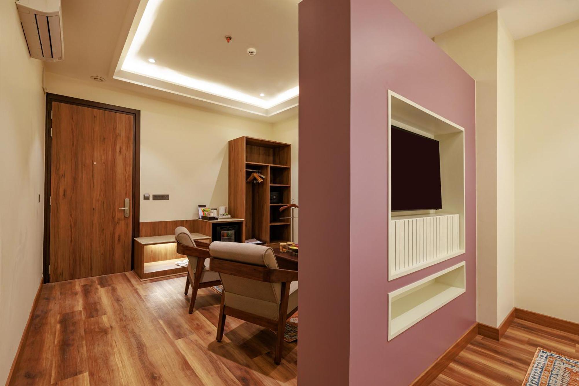 Hotel Regenta Place Sirsi Road, Opp Alankar Pg College Jaipur