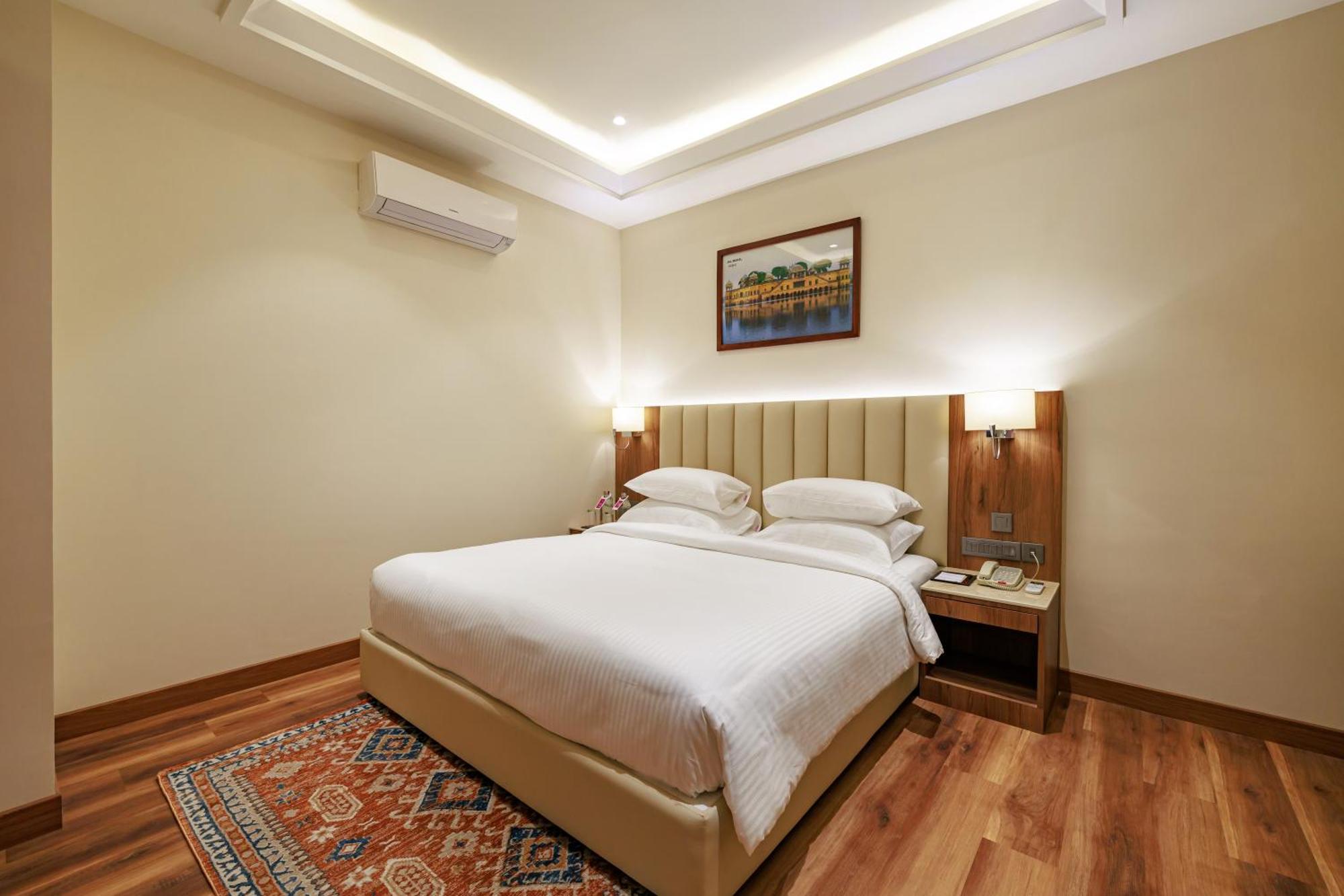 Regenta Place Sirsi Road, Opp Alankar Pg College 4*