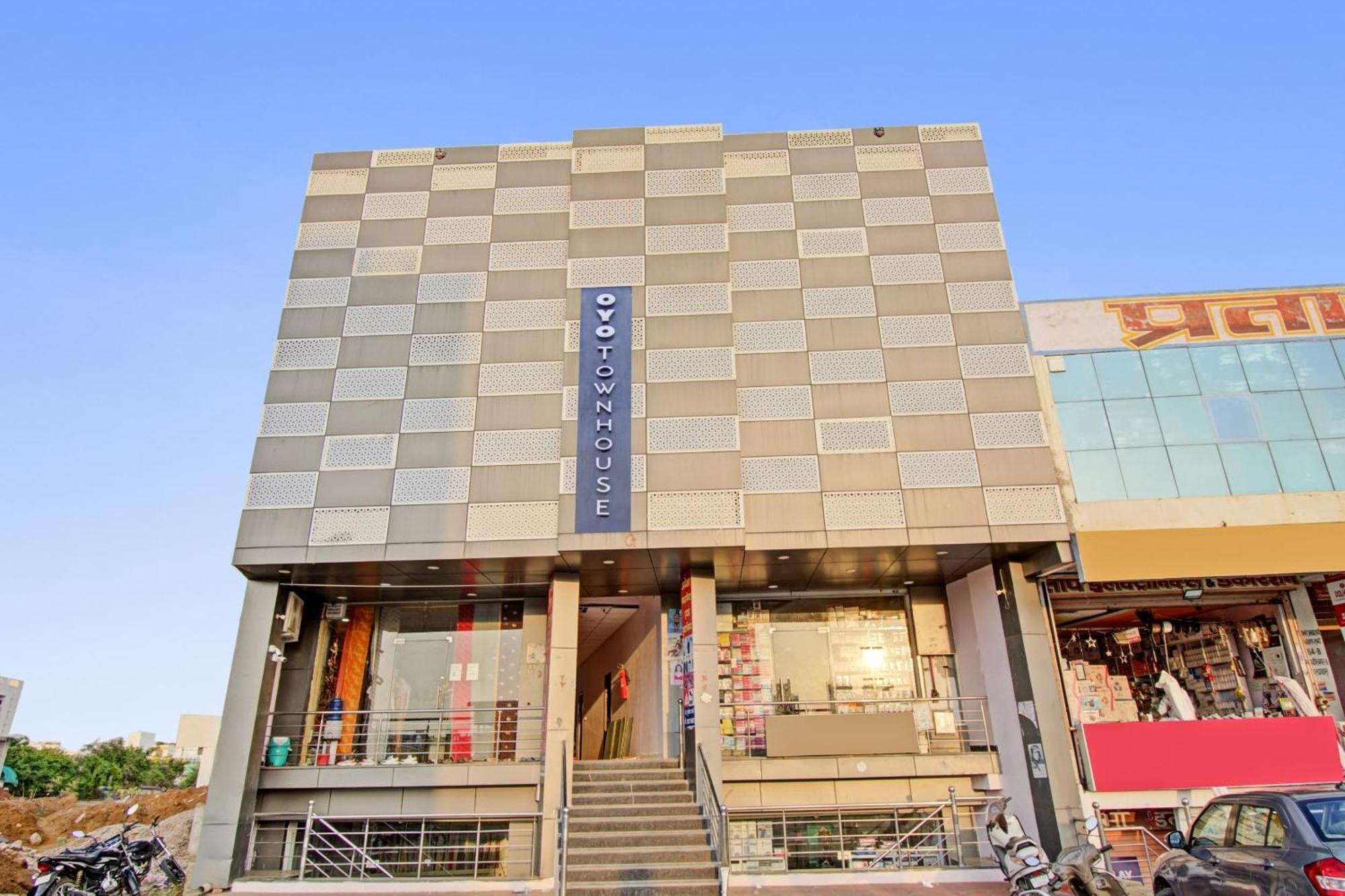 O Arya Hotel 3*