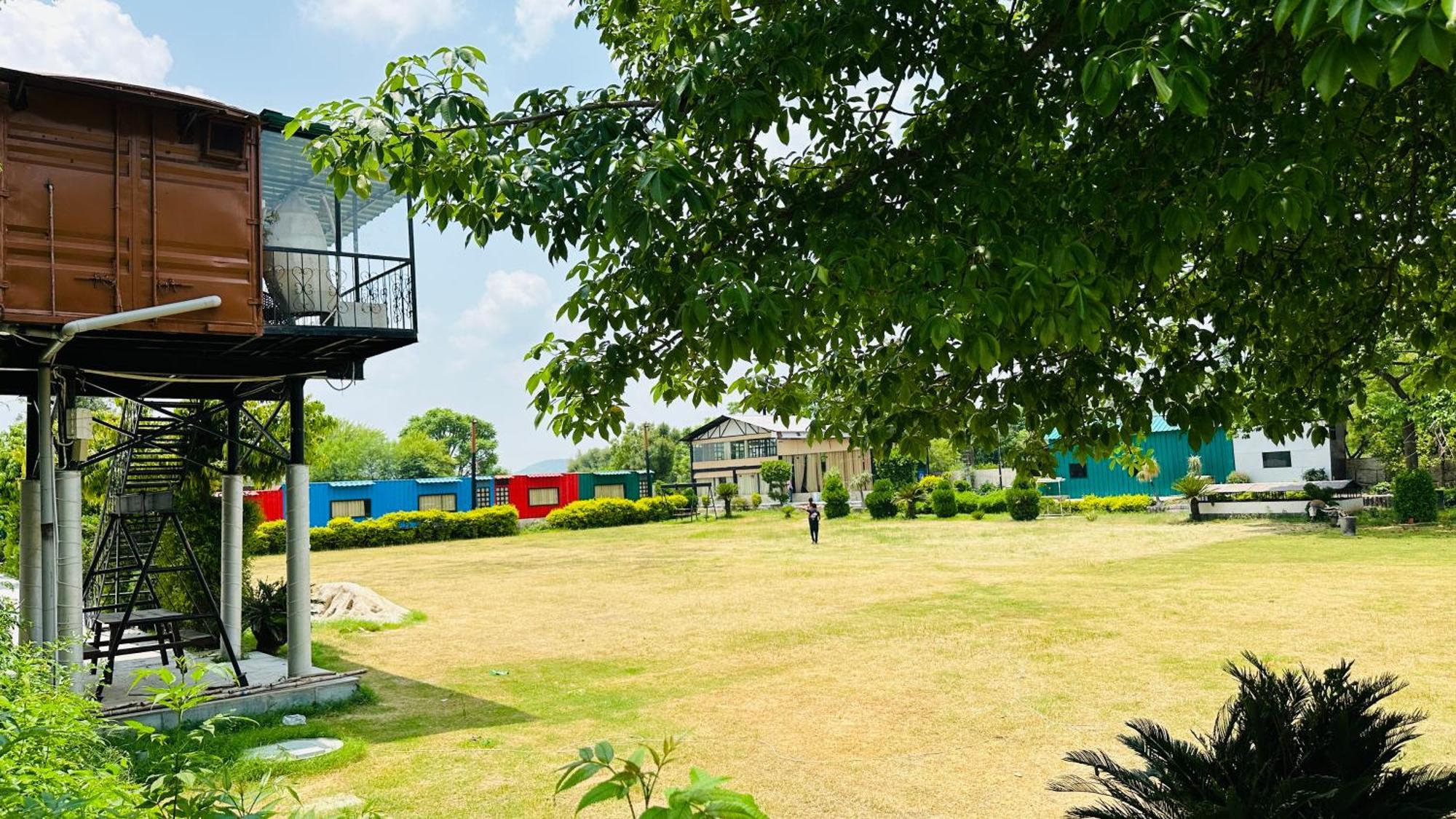 Resort Eden Court
