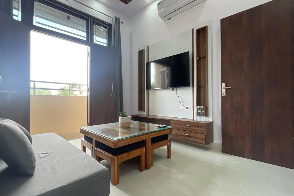 Villa Bark & Bash-villa-house