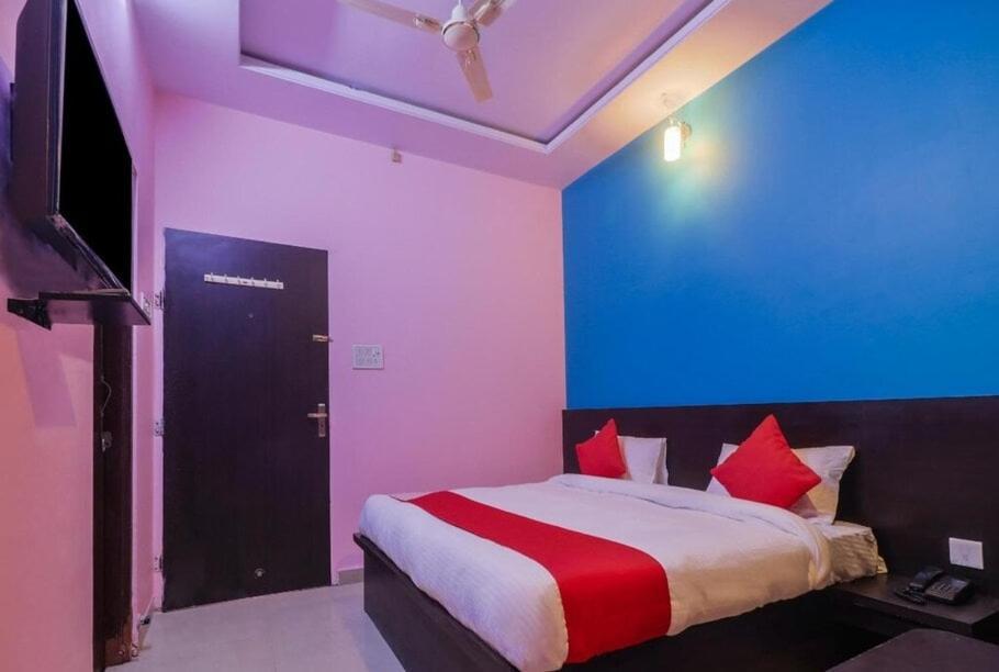 O Shivam Palace 3*