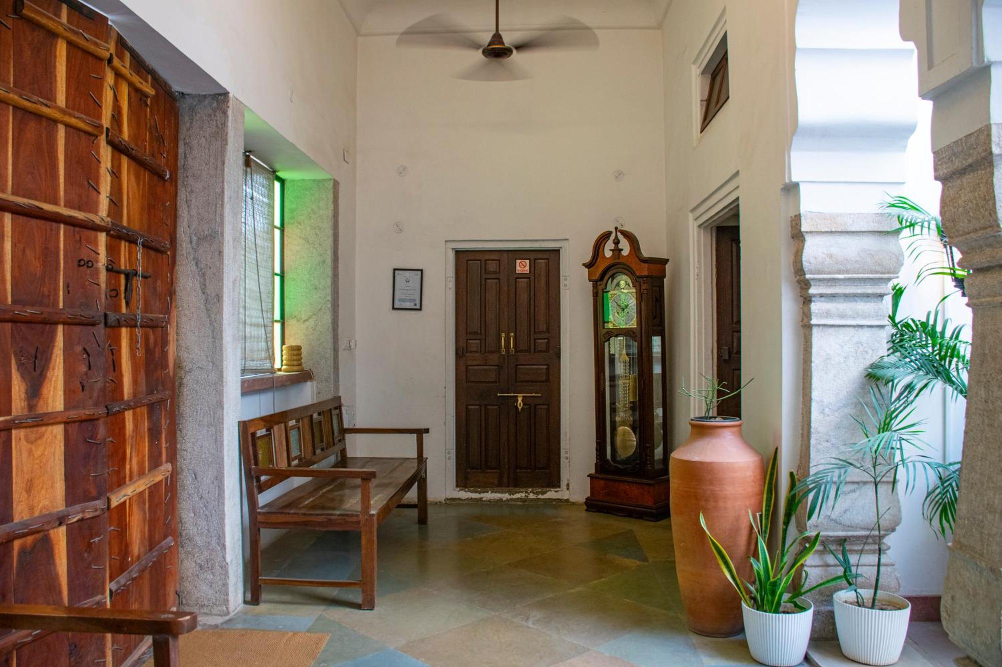 Mukam At Kanak Vilas,