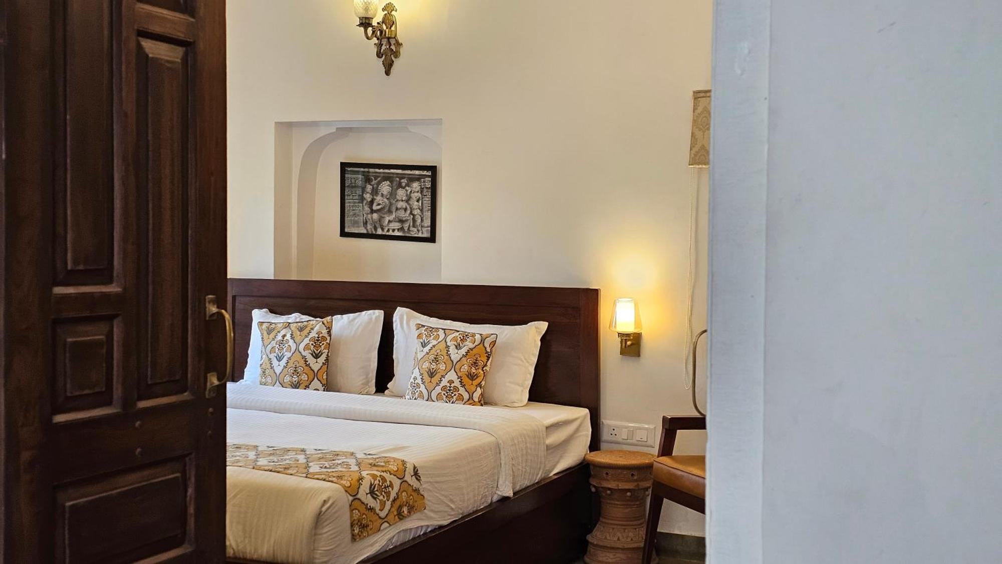 Mukam At Kanak Vilas, Bed & Breakfast *