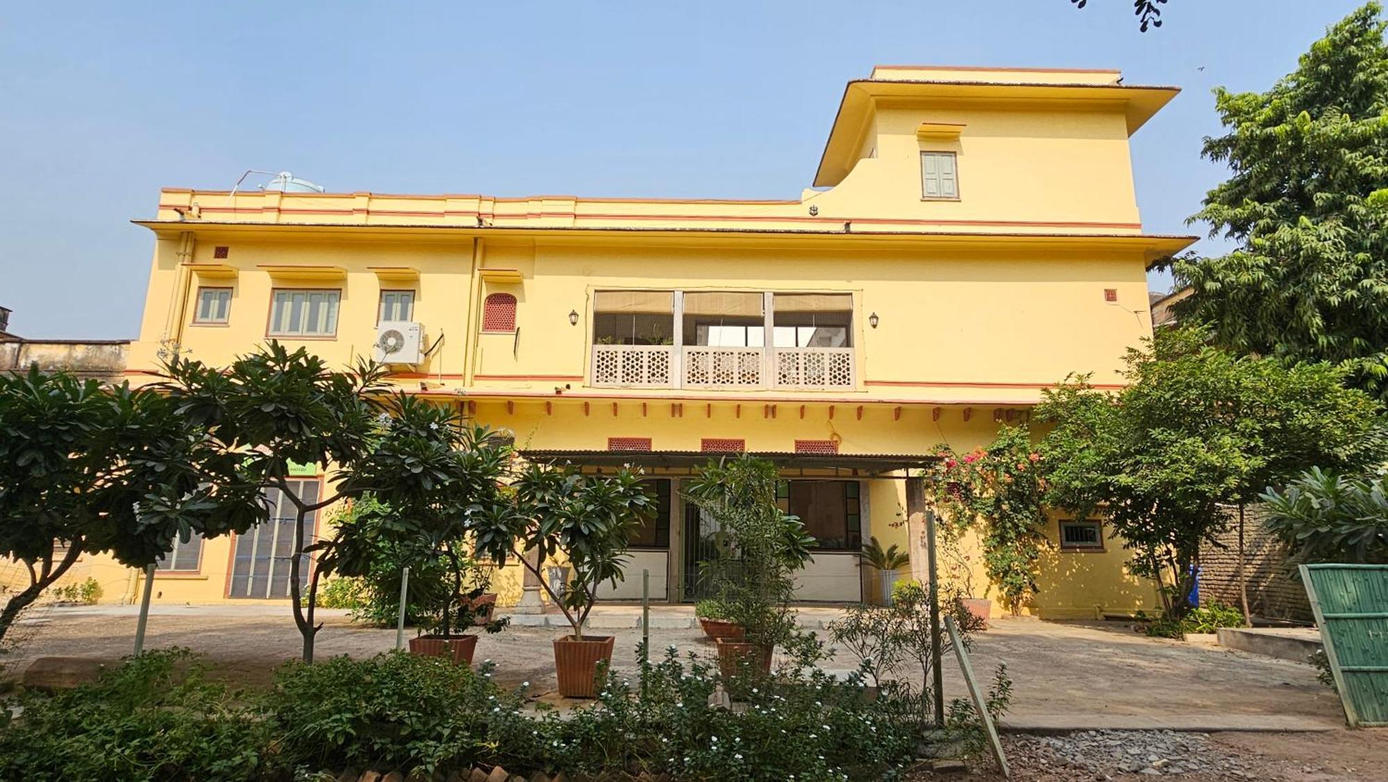 Bed & Breakfast Mukam At Kanak Vilas, *