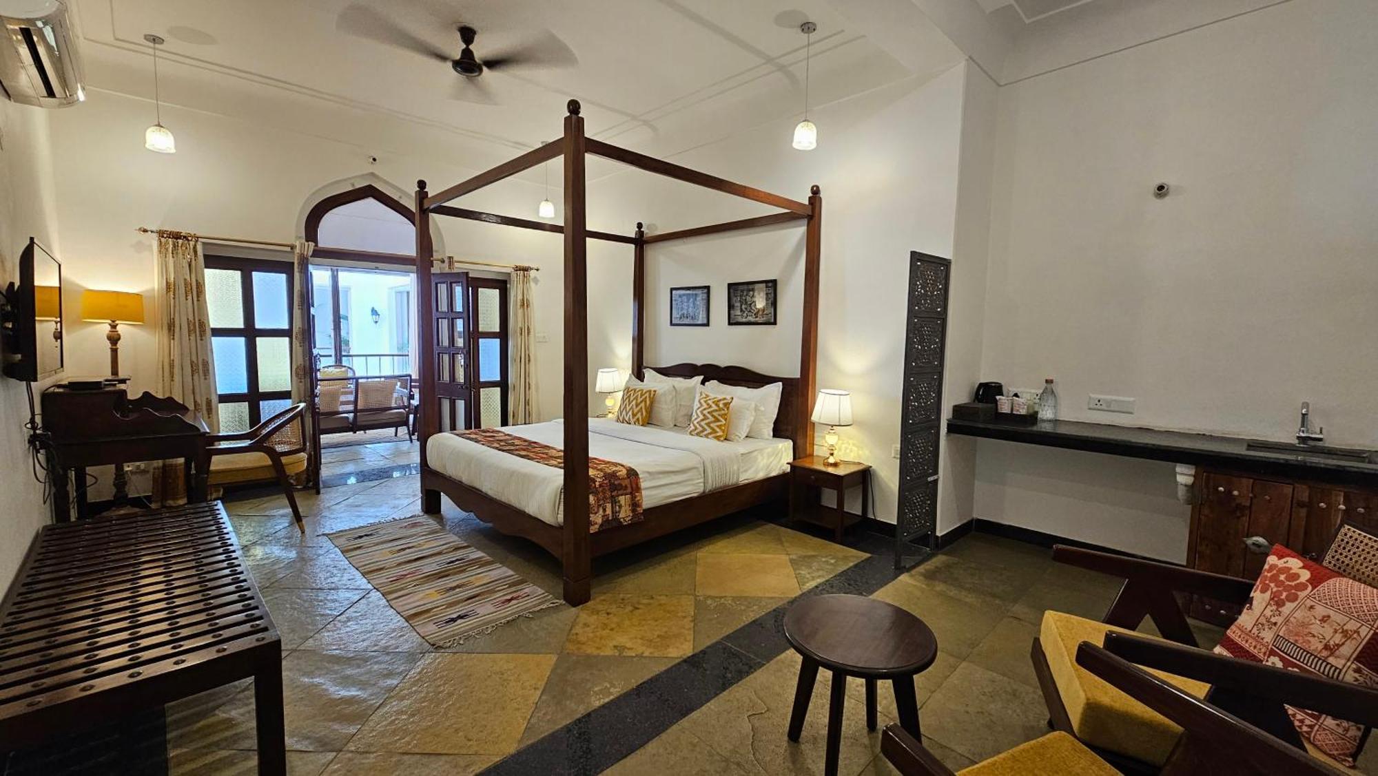 Bed & Breakfast Mukam At Kanak Vilas,