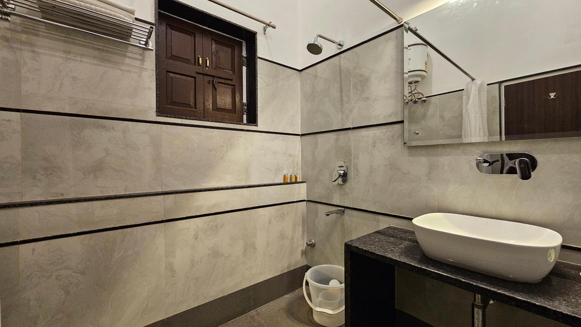 Bed & Breakfast Mukam At Kanak Vilas,