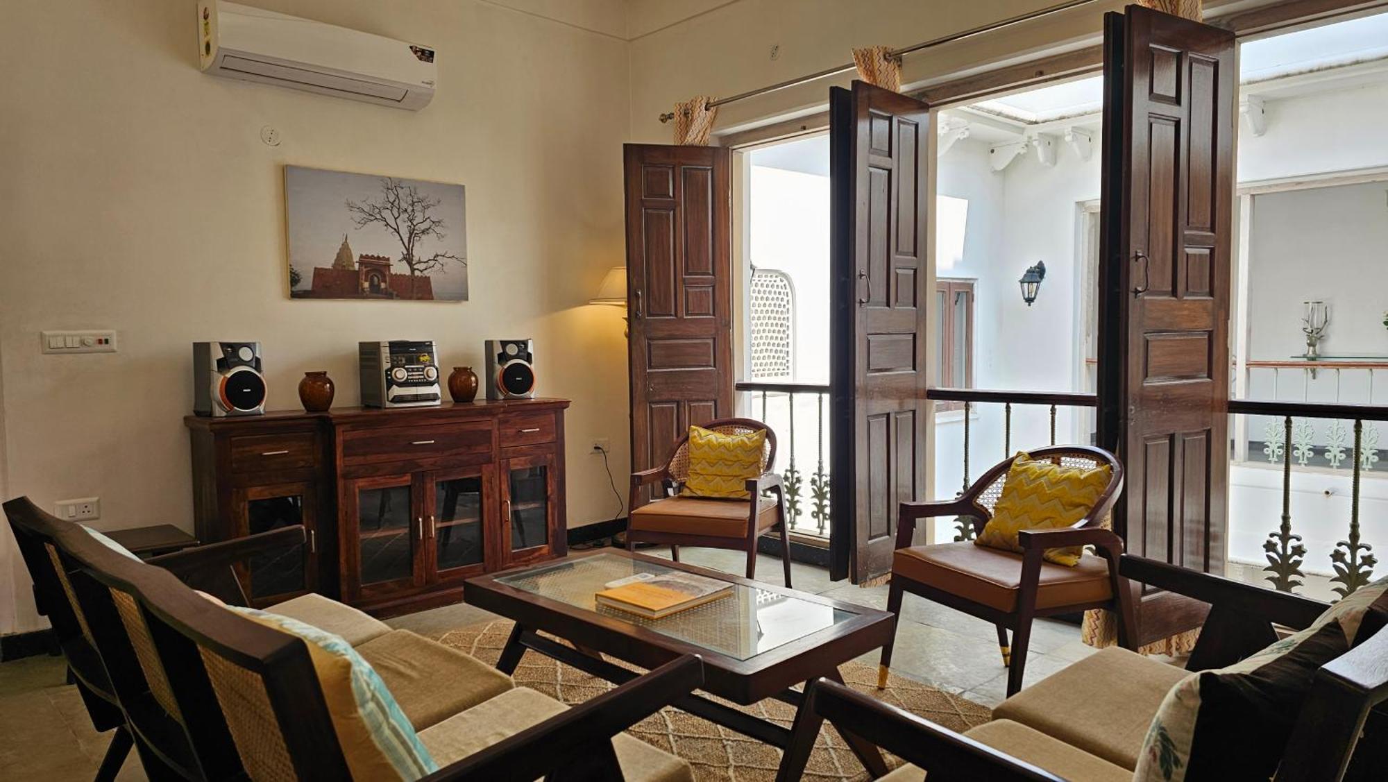 Mukam At Kanak Vilas, Bed & Breakfast *