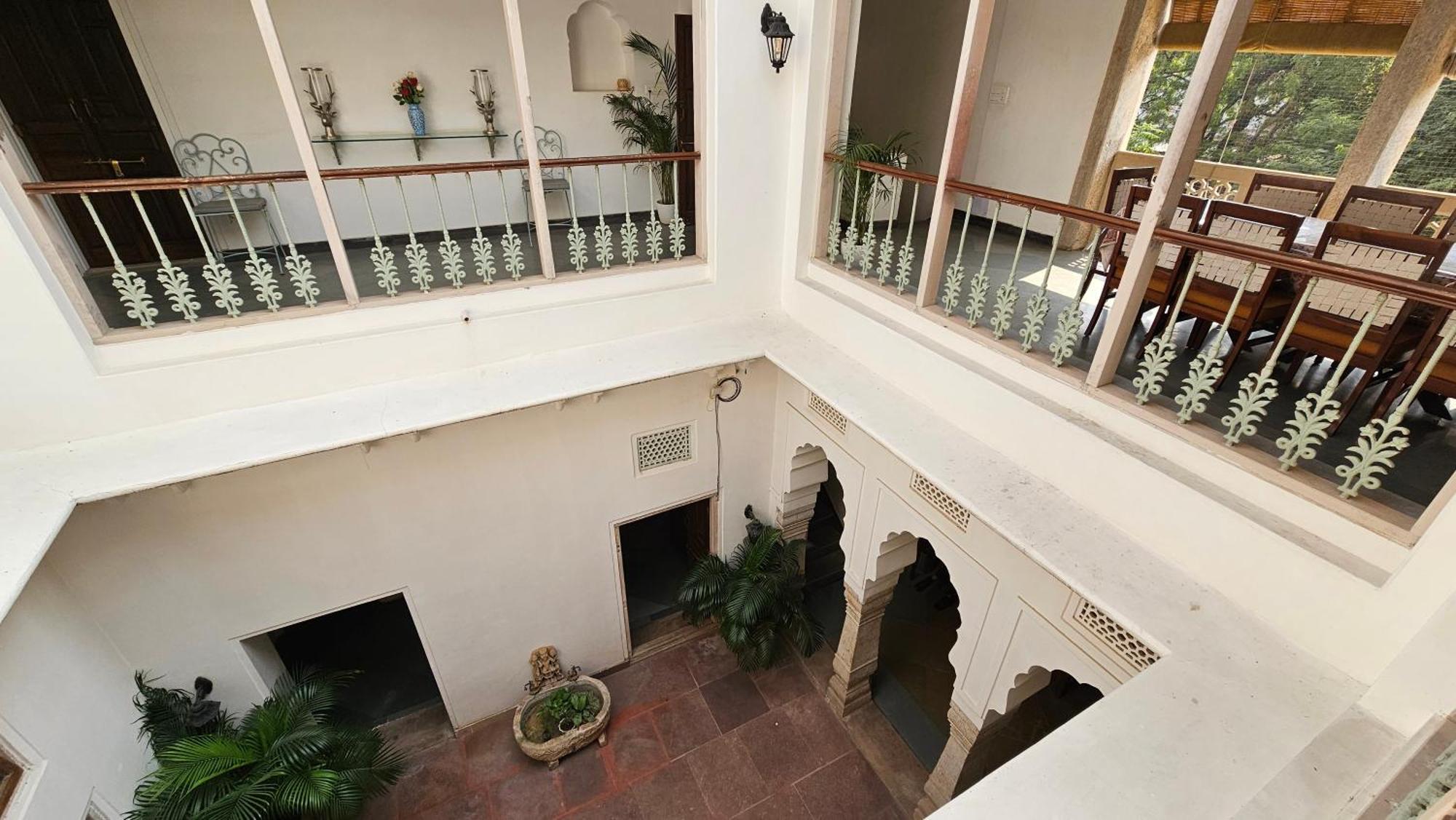 Bed & Breakfast Mukam At Kanak Vilas, *