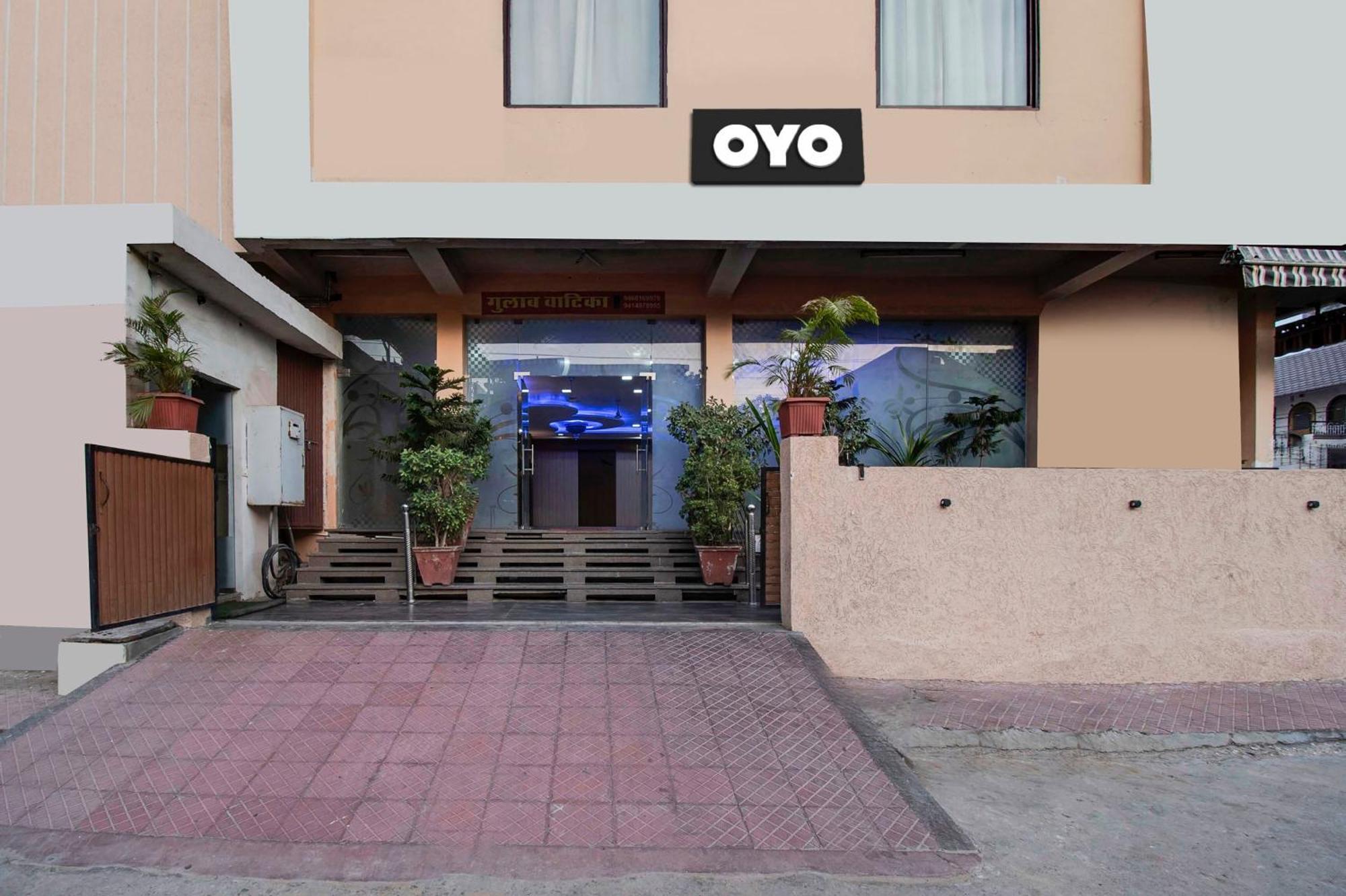 Capital O Pink Peral Hotel Jaipur