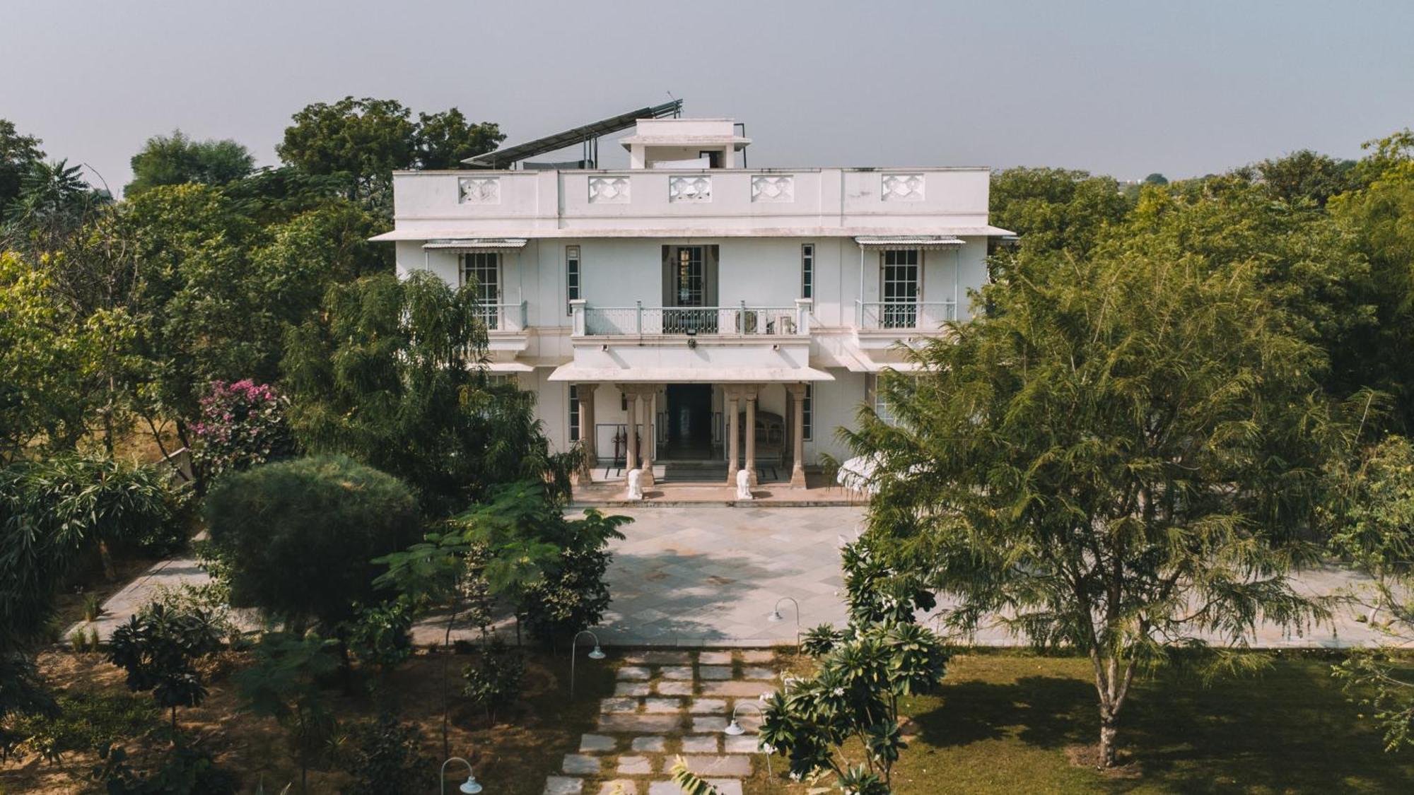 Naila Kothi - A Luxury Boutique Royal In *