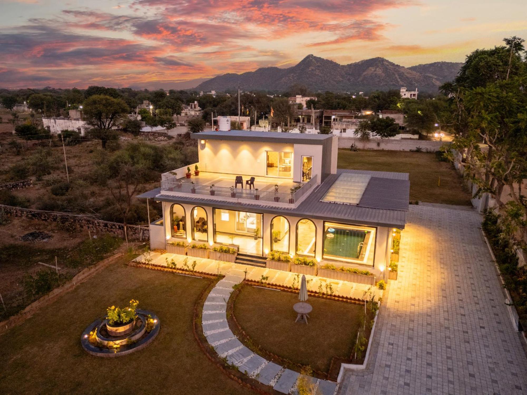 Elivaas Jamun Farm 2bhk With Pool