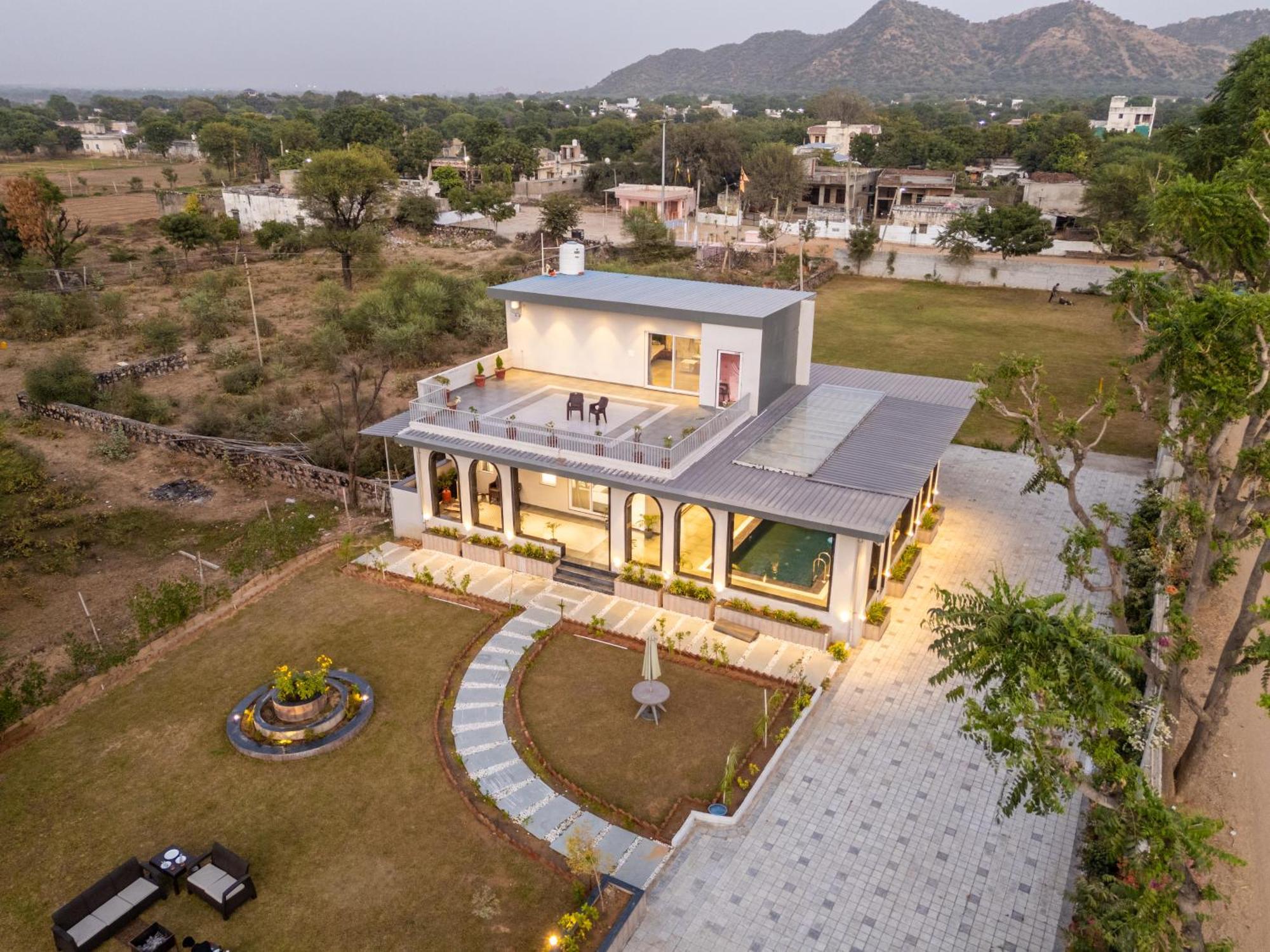 Villa Elivaas Jamun Farm 2bhk With Pool *