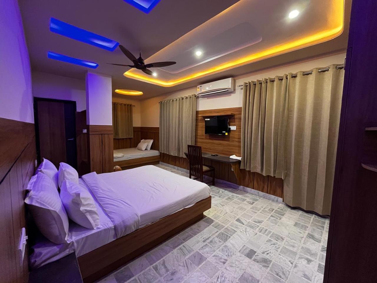 Sumitra Enclave Hotel *