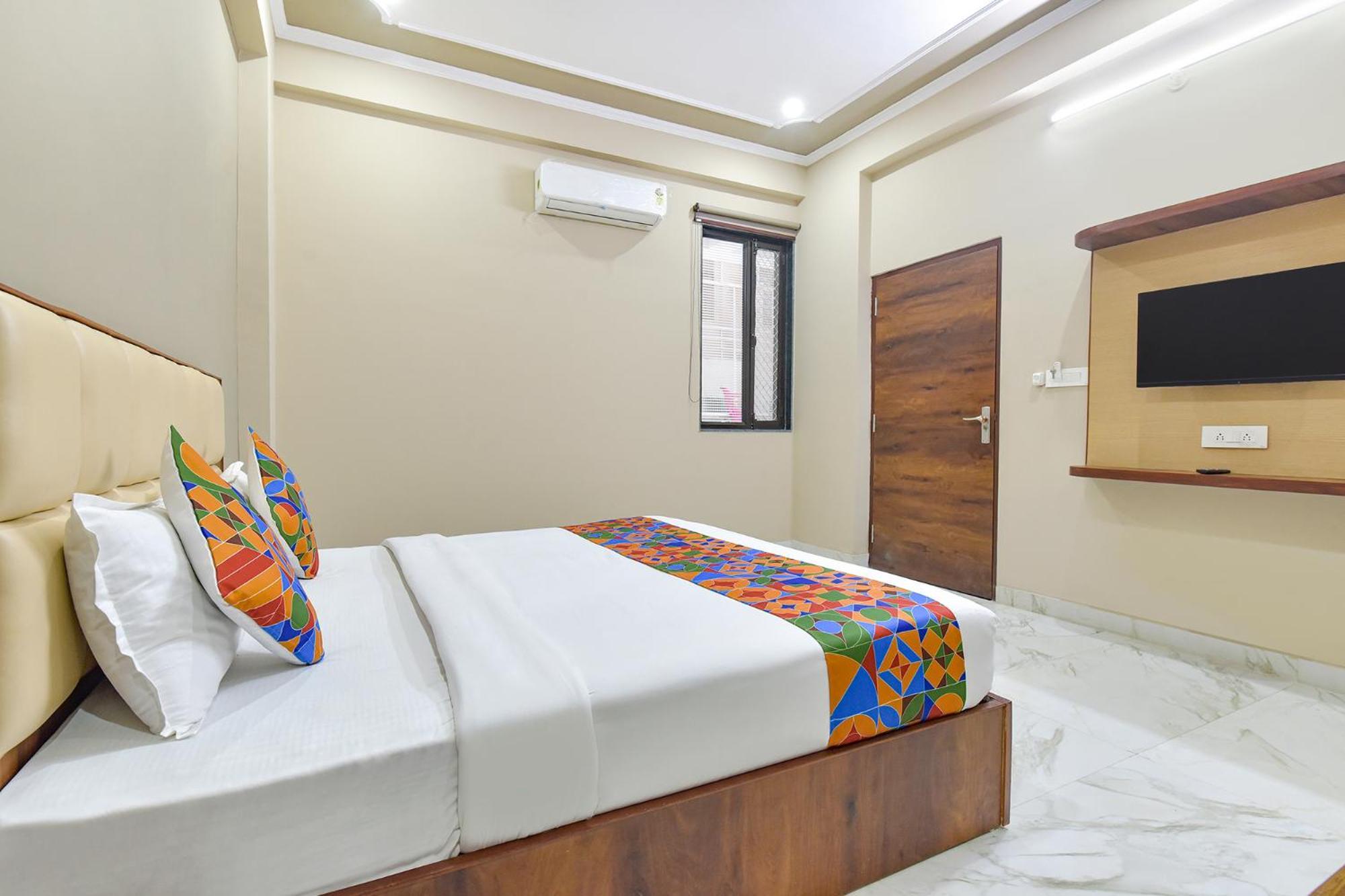 Fabhotel Lavish Palace Hotel *