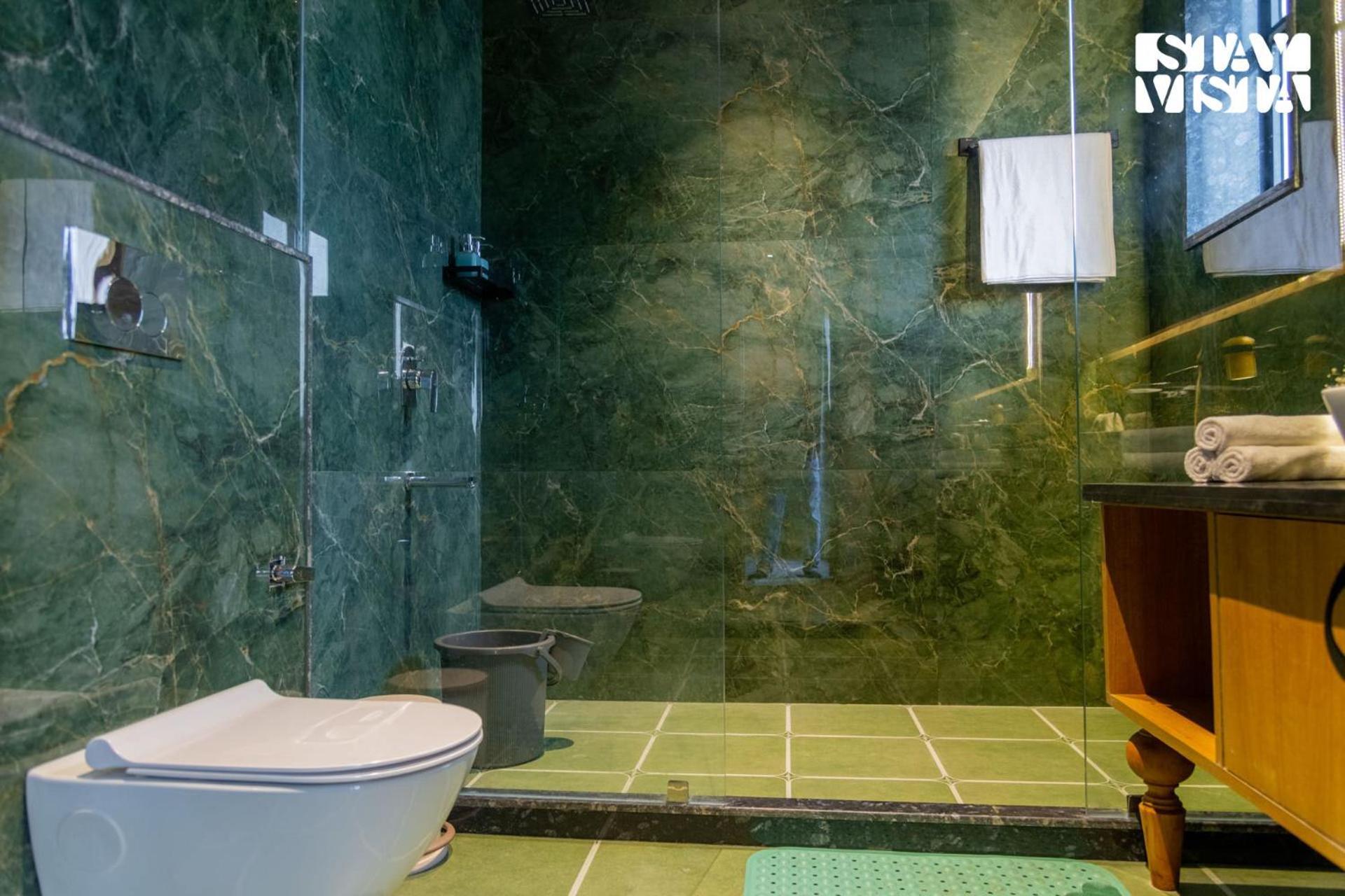 Stayvista At Urban Escape - 2 Pools, Lawn & Wifi * Jaipur