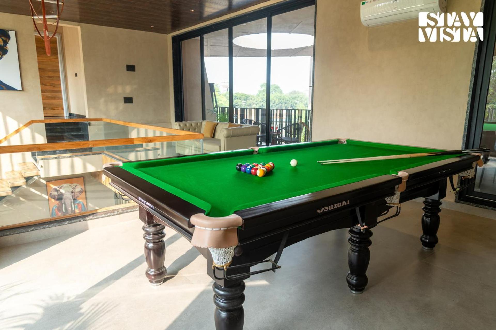 Villa Stayvista At Urban Escape - 2 Pools, Lawn & Wifi Jaipur