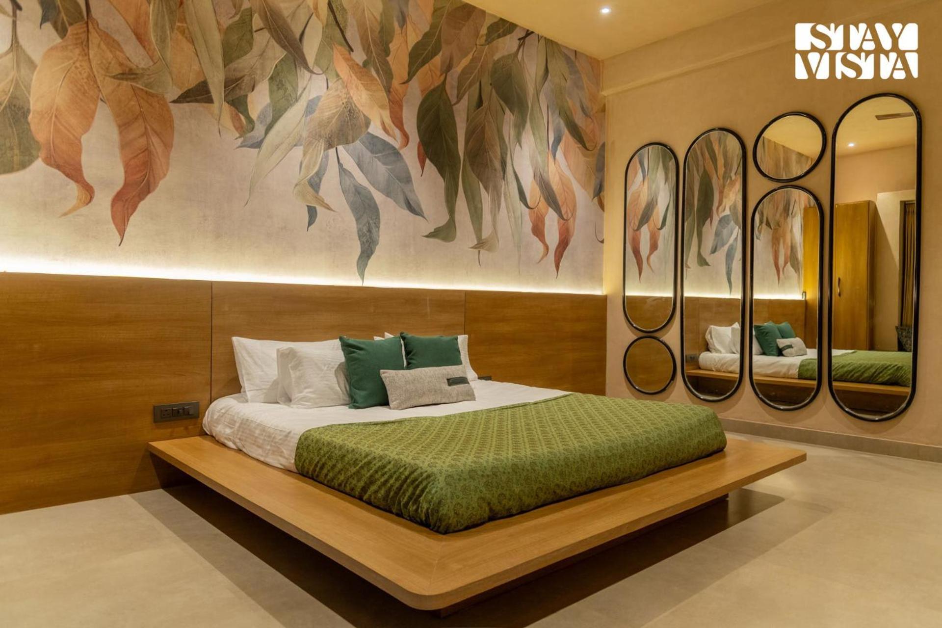 Villa Stayvista At Urban Escape - 2 Pools, Lawn & Wifi