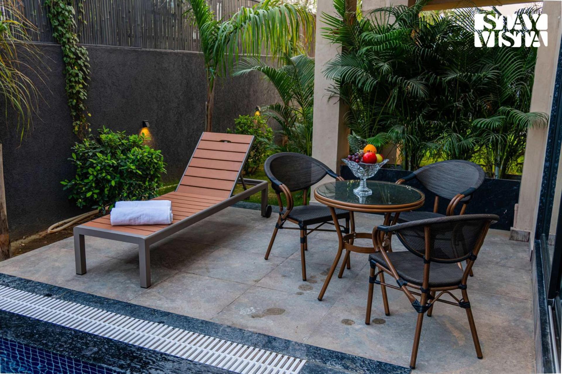 Stayvista At Urban Escape - 2 Pools, Lawn & Wifi