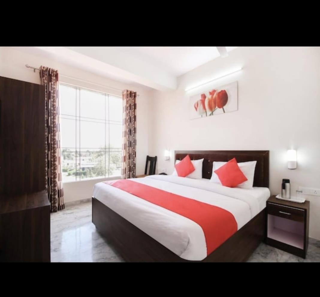 Hotel The Lotus Prime