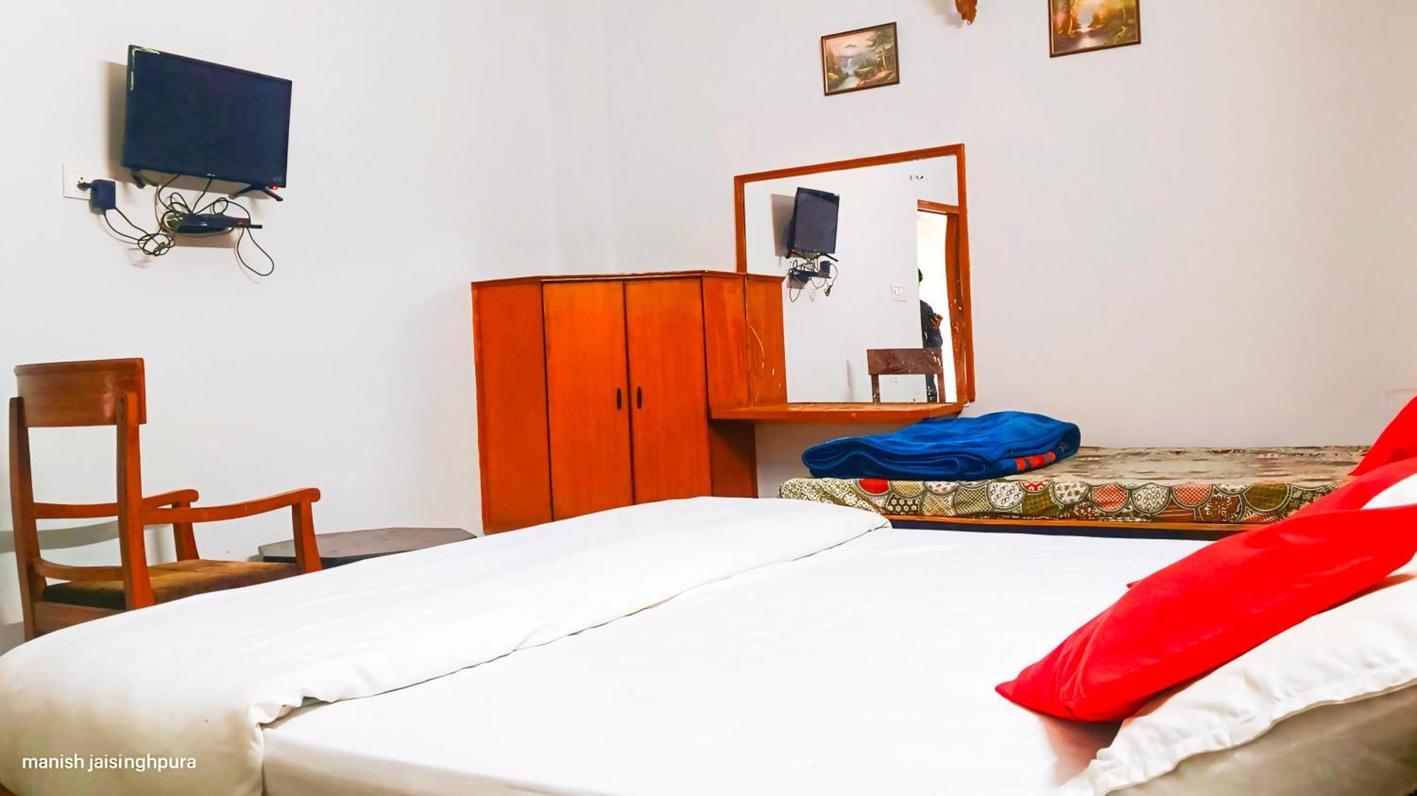 Apoorva Dlx Apartment