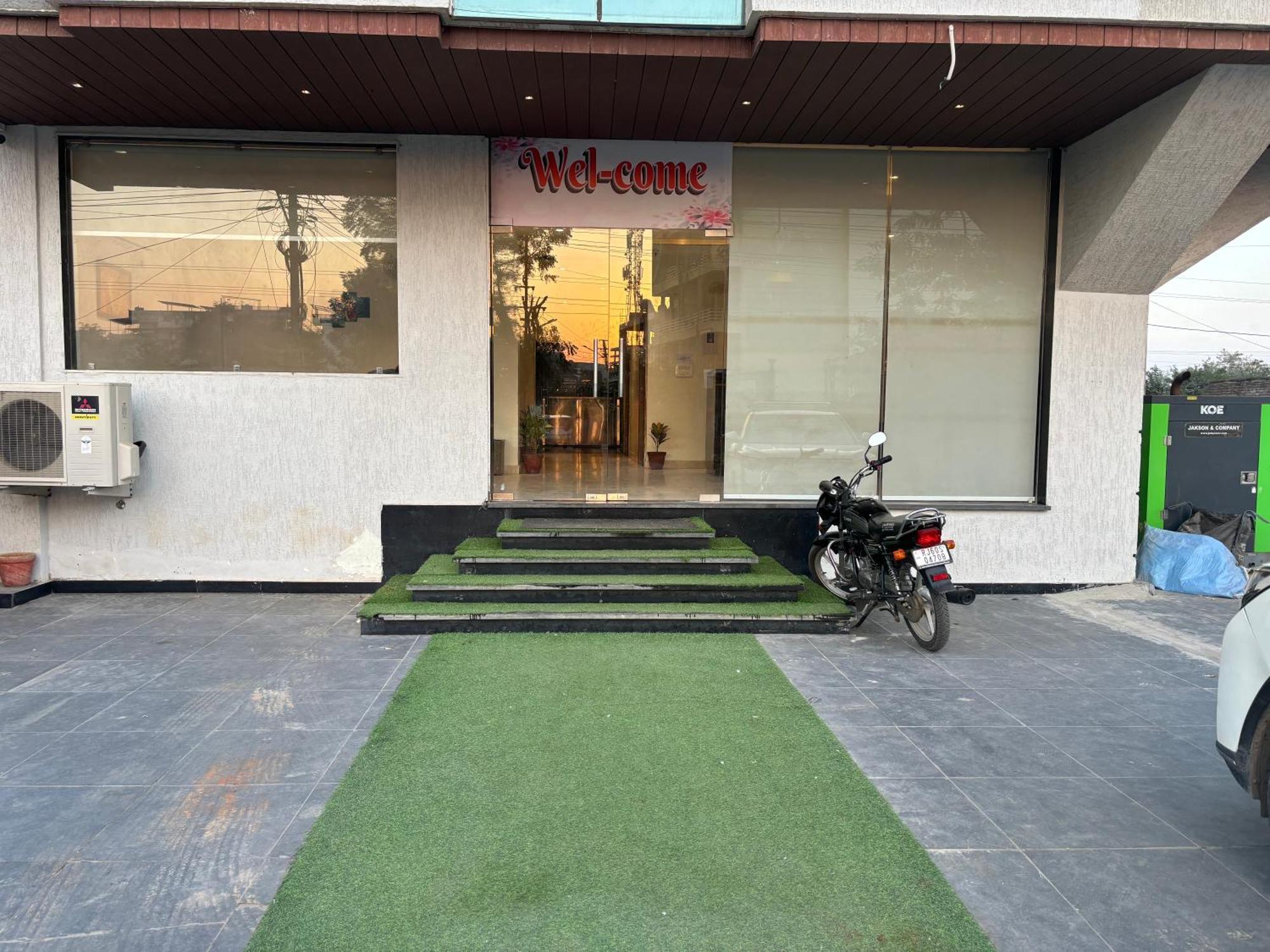 Karma Near Exhibition And Convention Centre Hotel