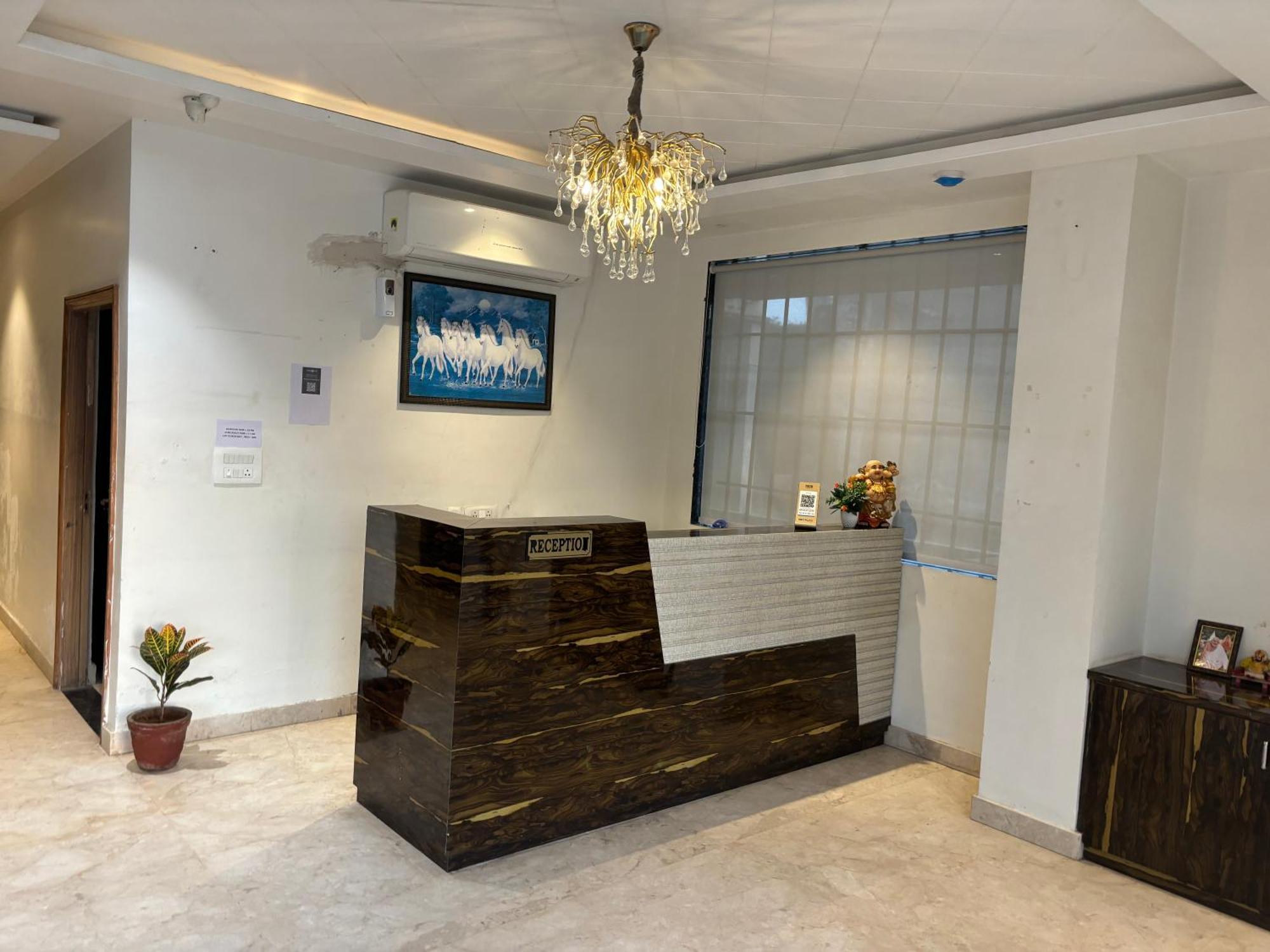 Hotel Karma Near Exhibition And Convention Centre *