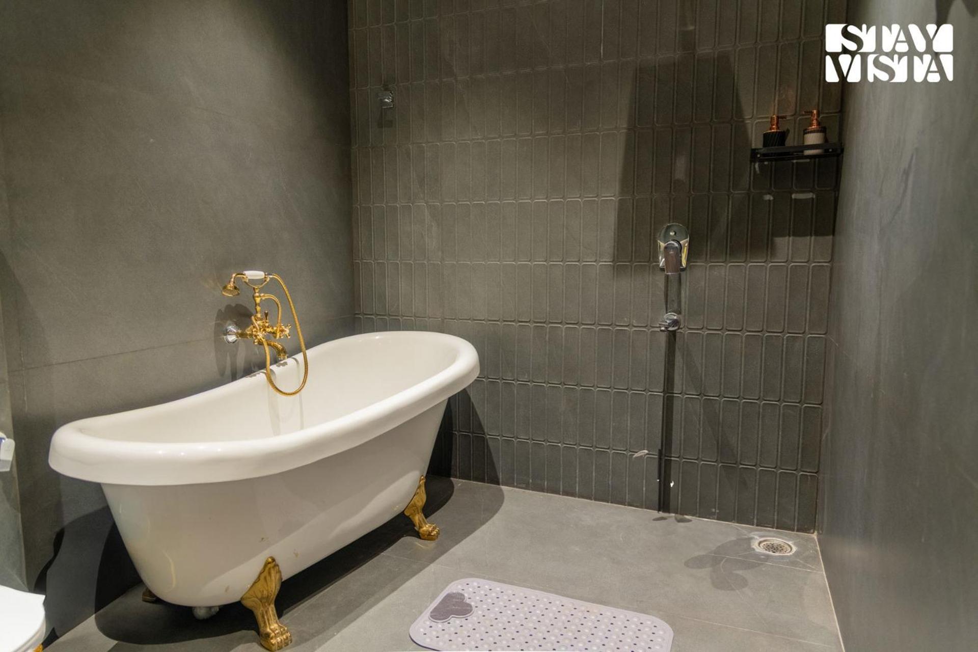 Villa Stayvista At Urban Escape - 2 Pools, Lawn & Wifi Jaipur