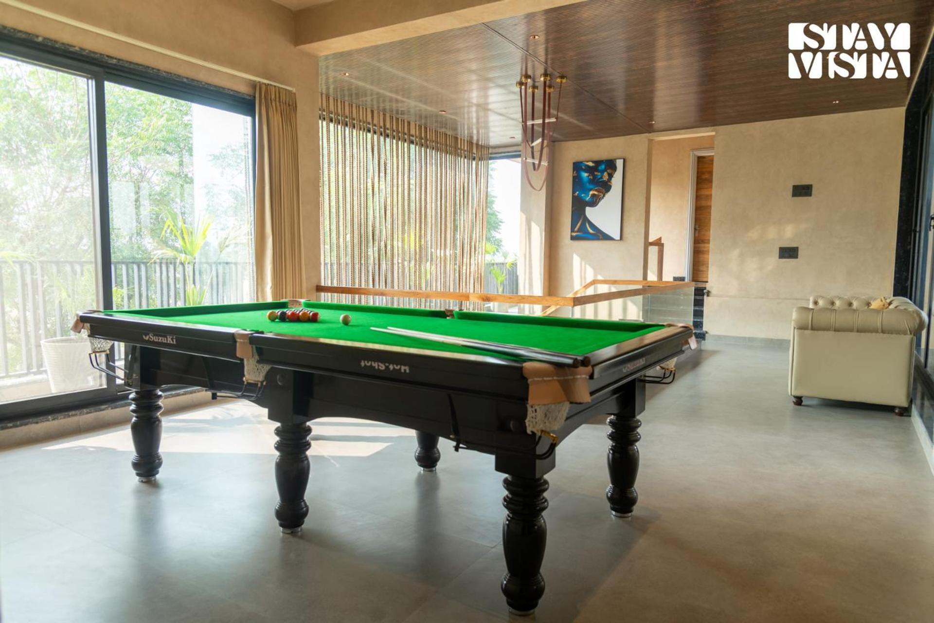 Stayvista At Urban Escape - 2 Pools, Lawn & Wifi * Jaipur