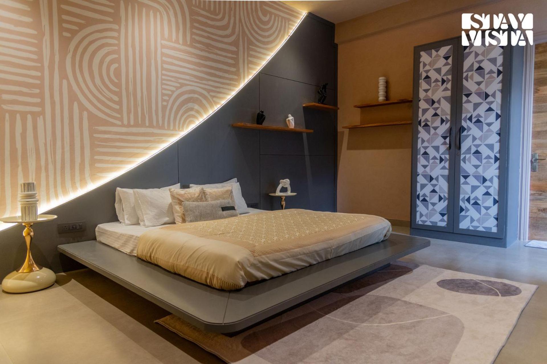 Stayvista At Urban Escape - 2 Pools, Lawn & Wifi Villa