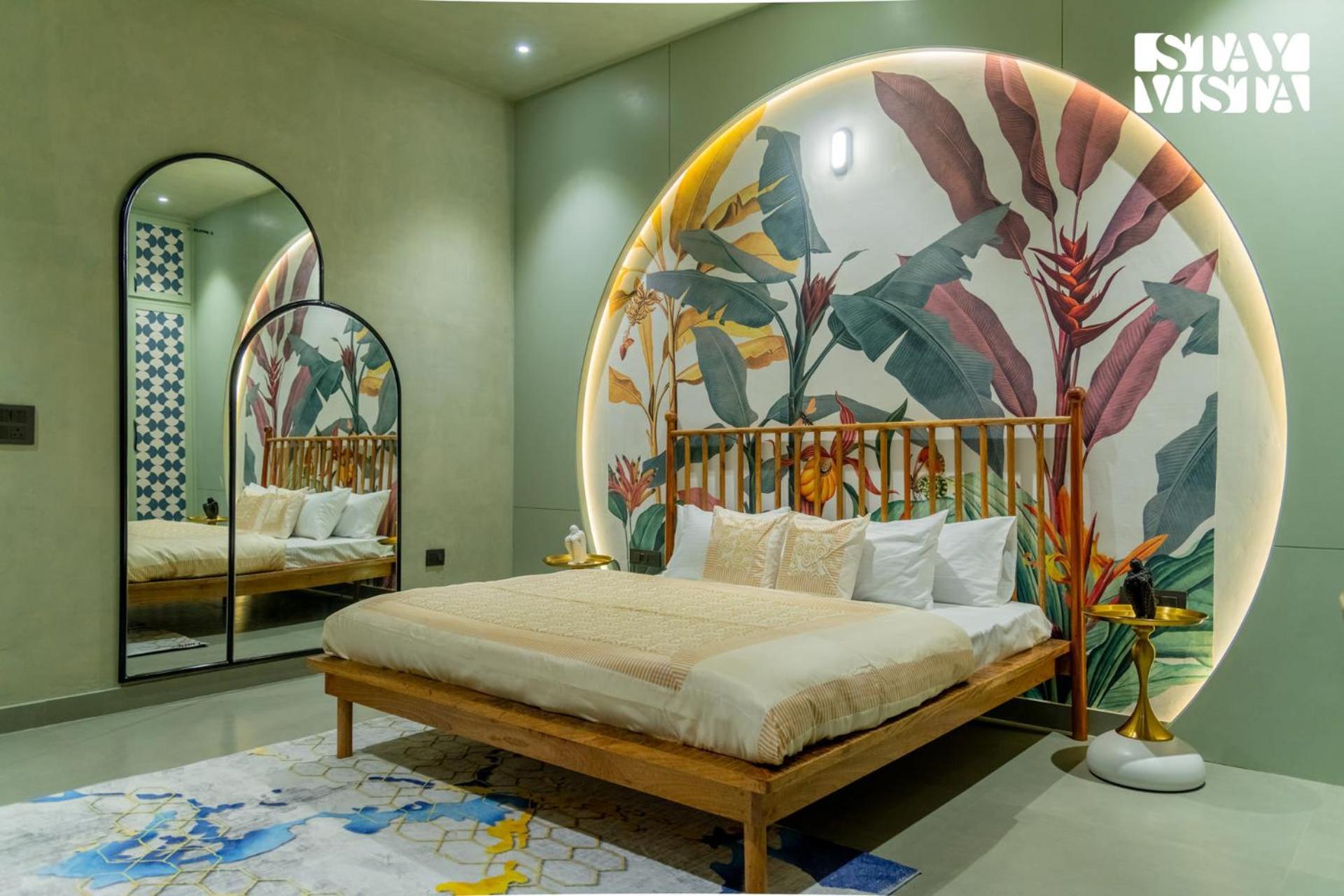Stayvista At Urban Escape - 2 Pools, Lawn & Wifi