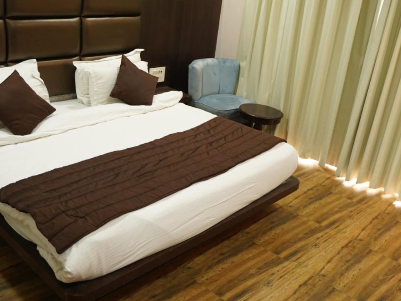 Hotel Raas Mahal-hotel In Near Tourist Places 3*