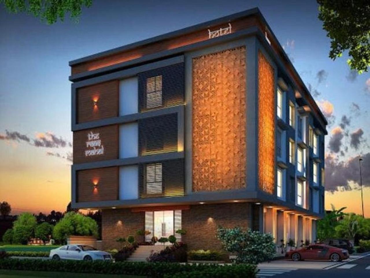 Hotel Raas Mahal-hotel In Near Tourist Places 3*