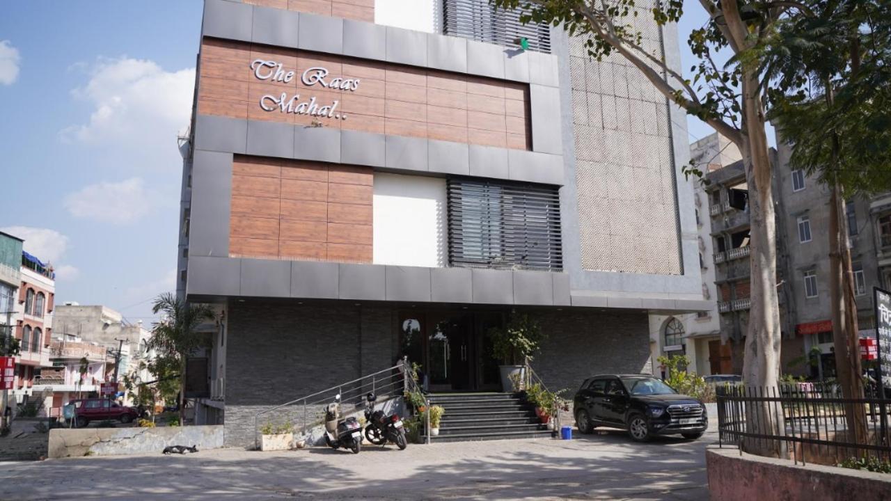 Hotel Raas Mahal-hotel In Near Tourist Places Jaipur