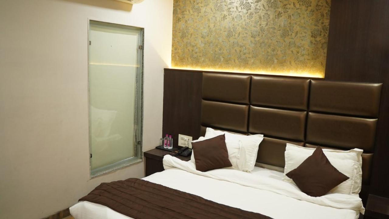 Raas Mahal-hotel In Near Tourist Places