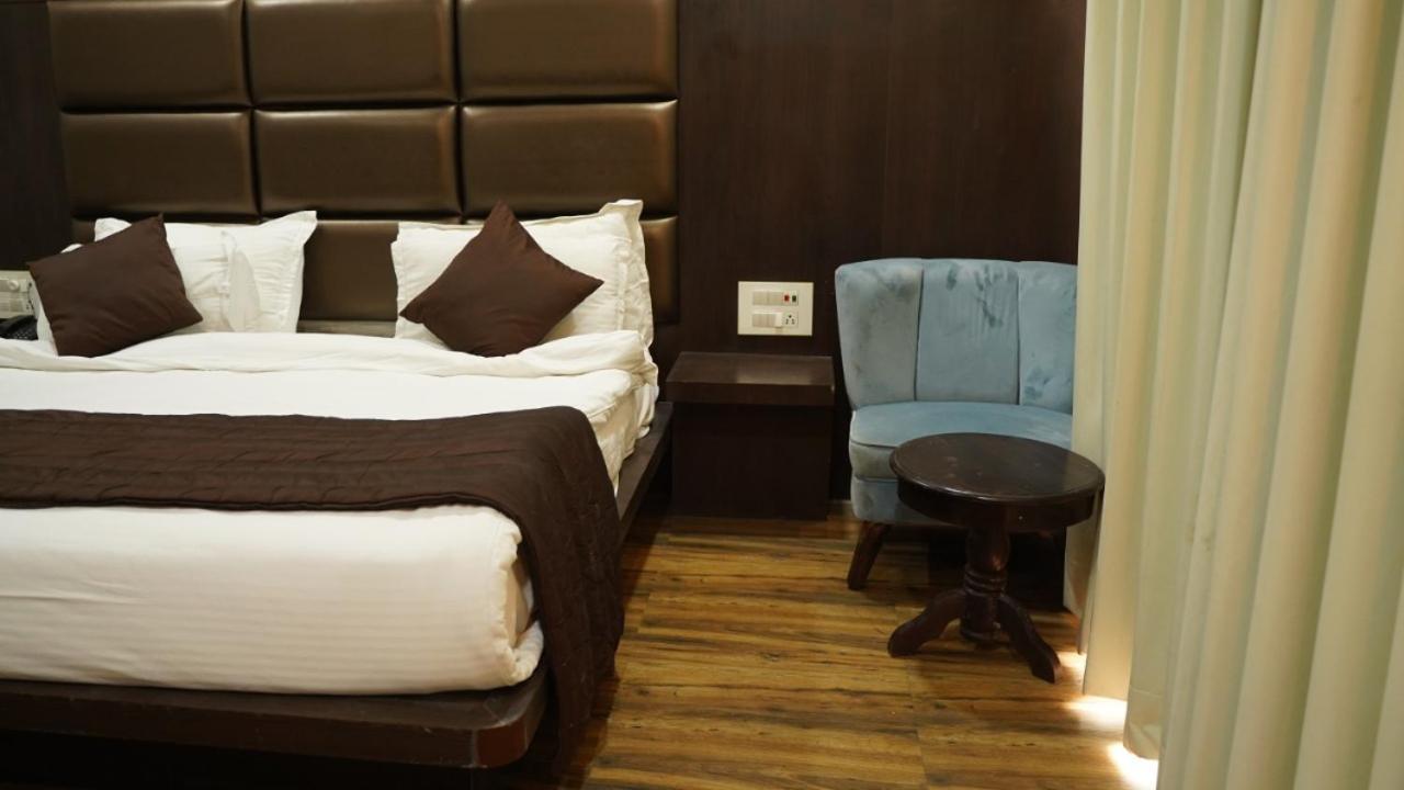 Hotel Raas Mahal-hotel In Near Tourist Places 3*