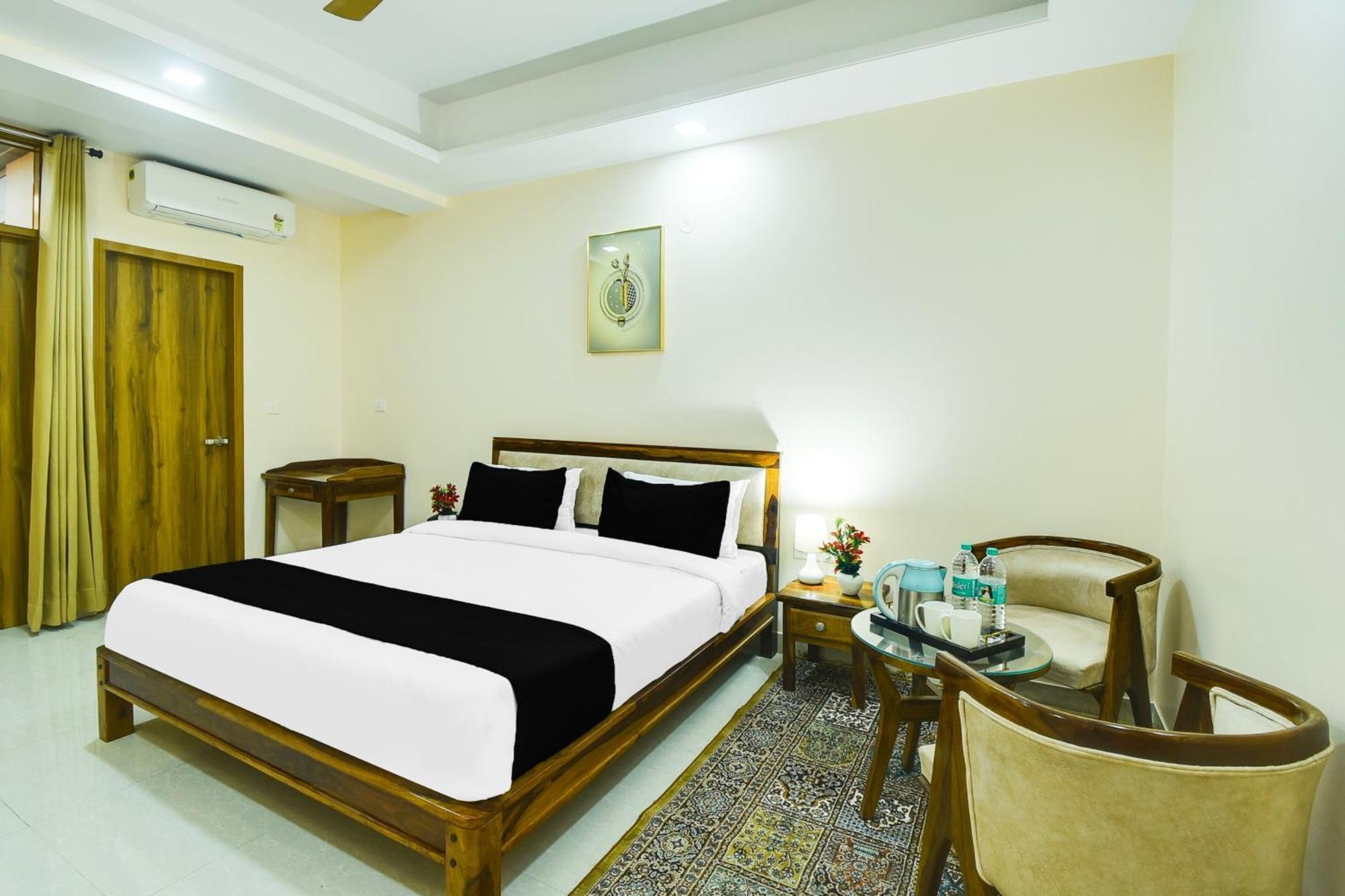 Hotel O Royal Retreat