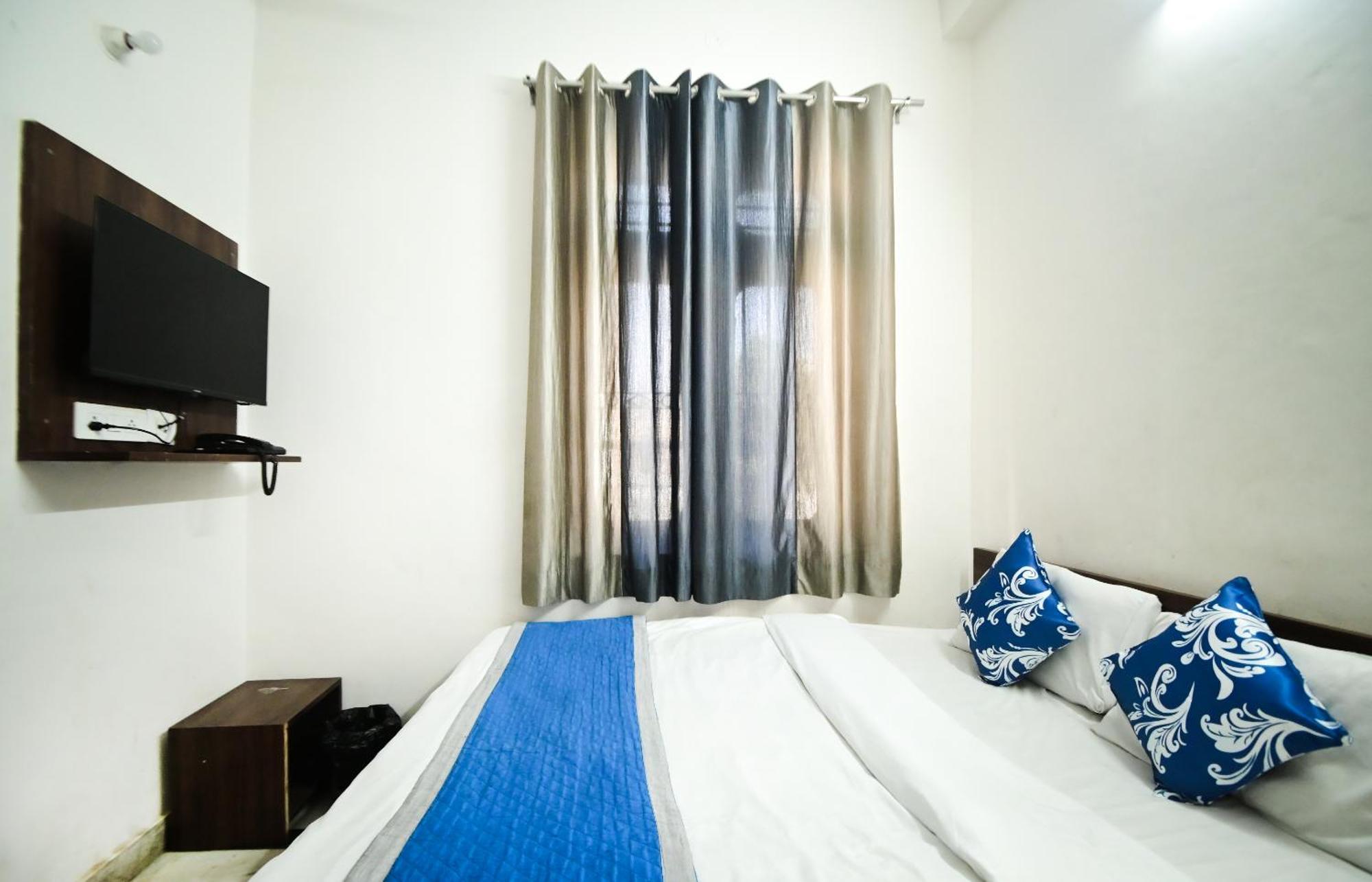 Apoorv - Near Railway Station 3*