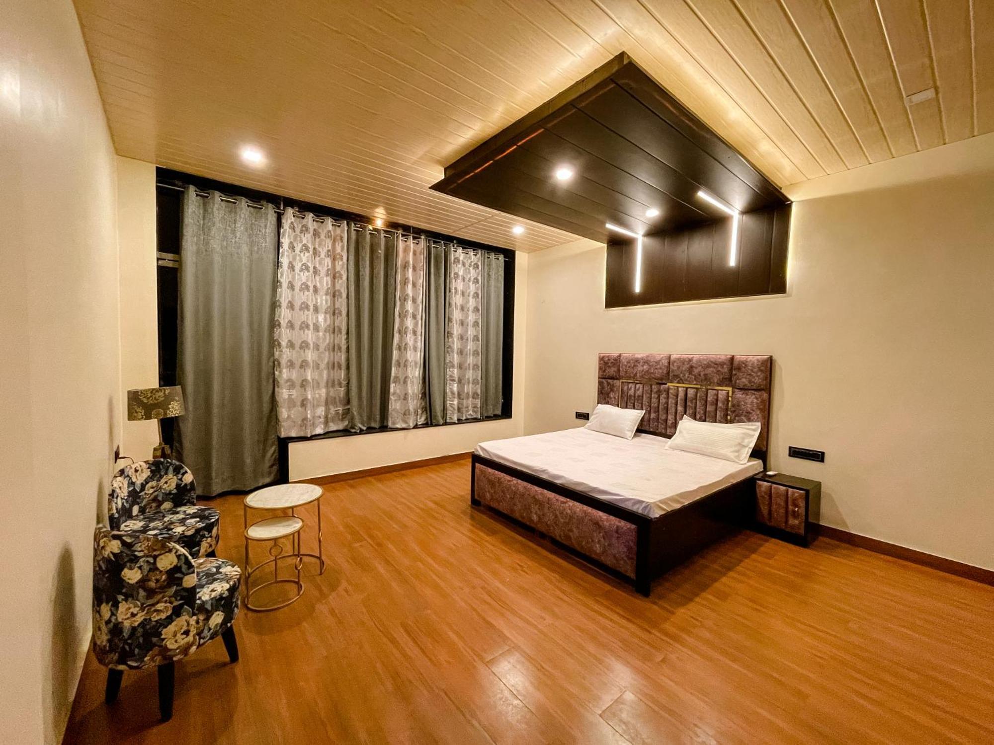 Ibiza Farm By The Party Citadel, A 3bhk Private With Pool Bed & Breakfast
