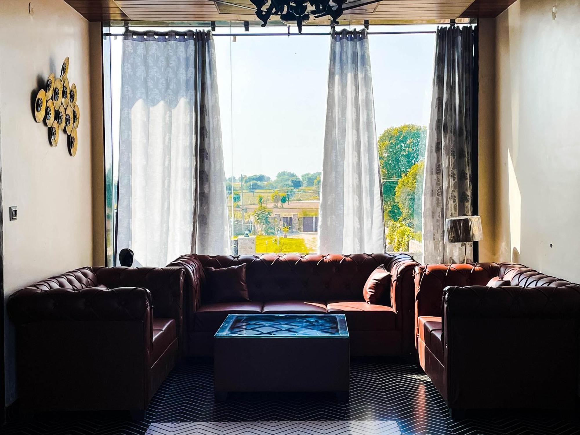 Ibiza Farm By The Party Citadel, A 3bhk Private With Pool *
