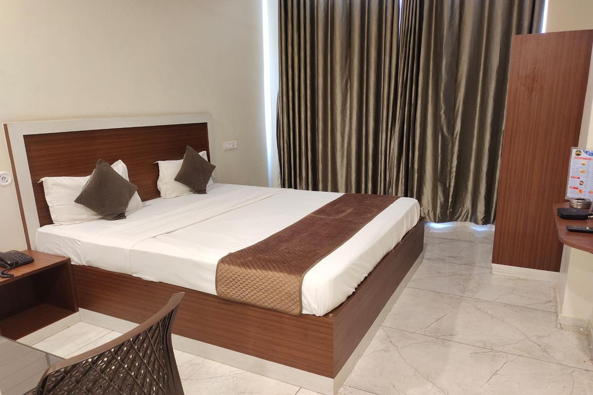 Le Blue Moon Near Hyatt Regency 3* Jaipur