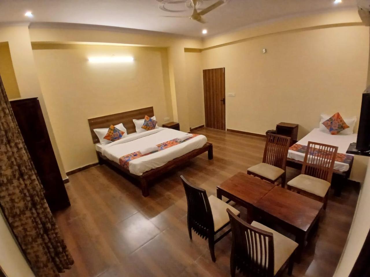 Hotel G M I, Sikar Road 3*