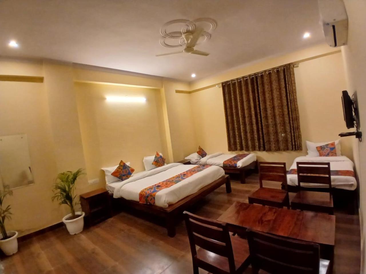 G M I, Sikar Road Hotel