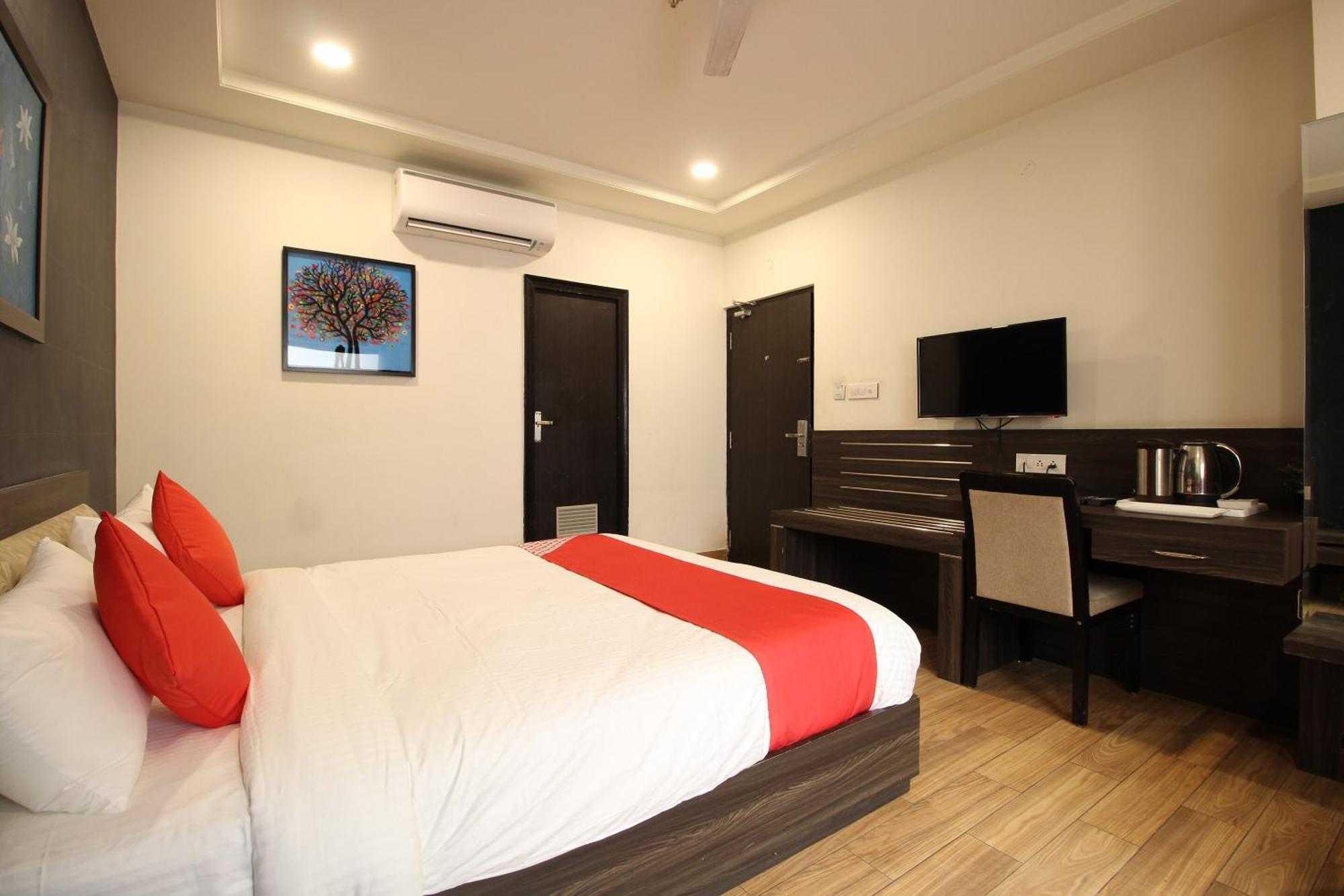 Collection O Vijay Palace 4*