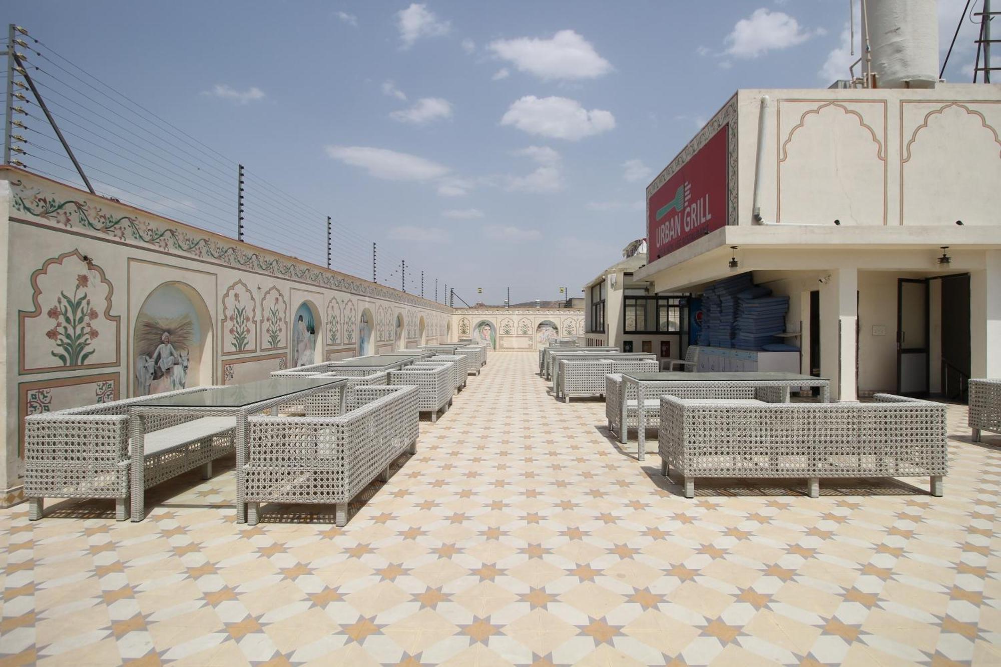 Hotel Collection O Vijay Palace