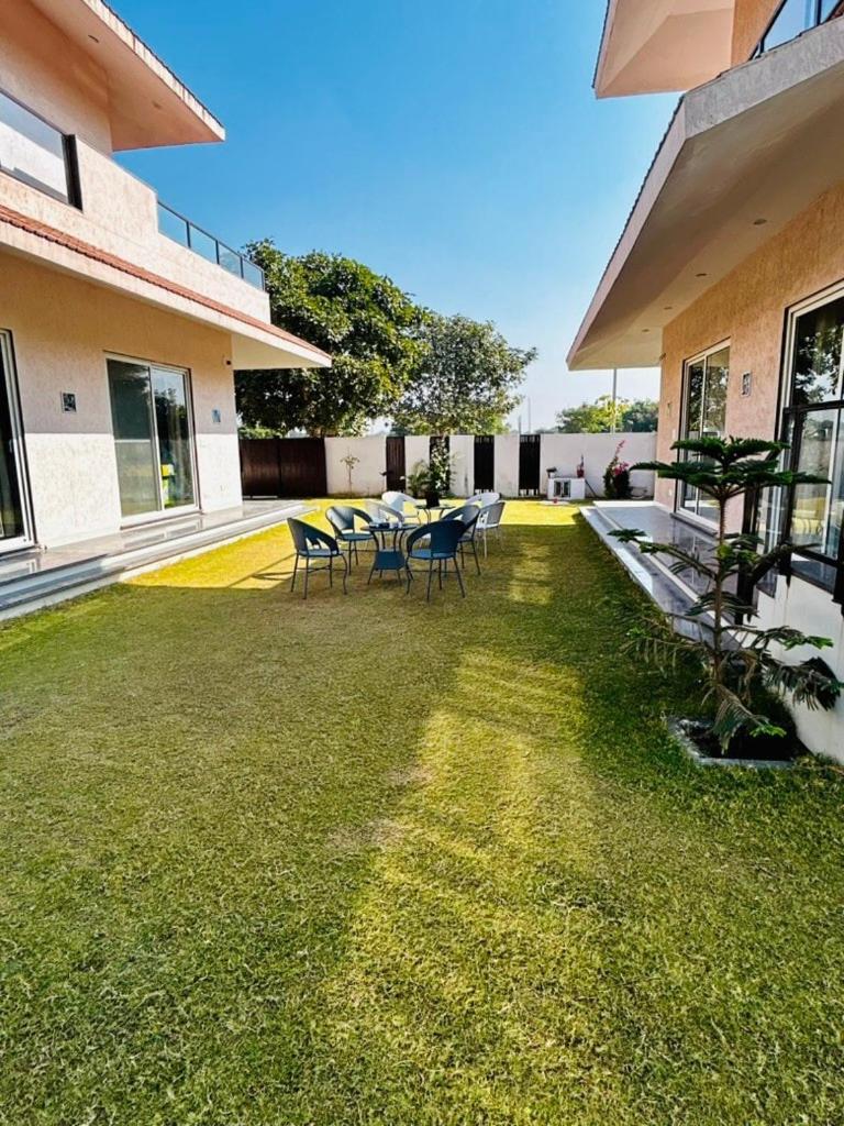 Fox N Flute - The Urban Village Villa