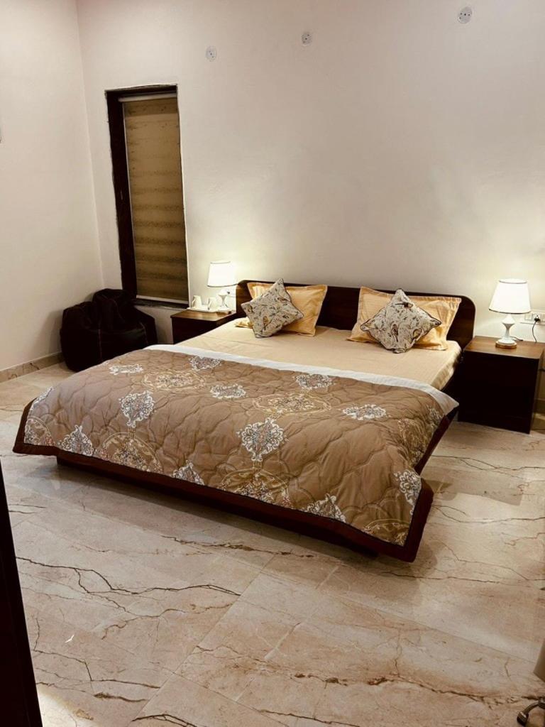 Fox N Flute - The Urban Village Villa